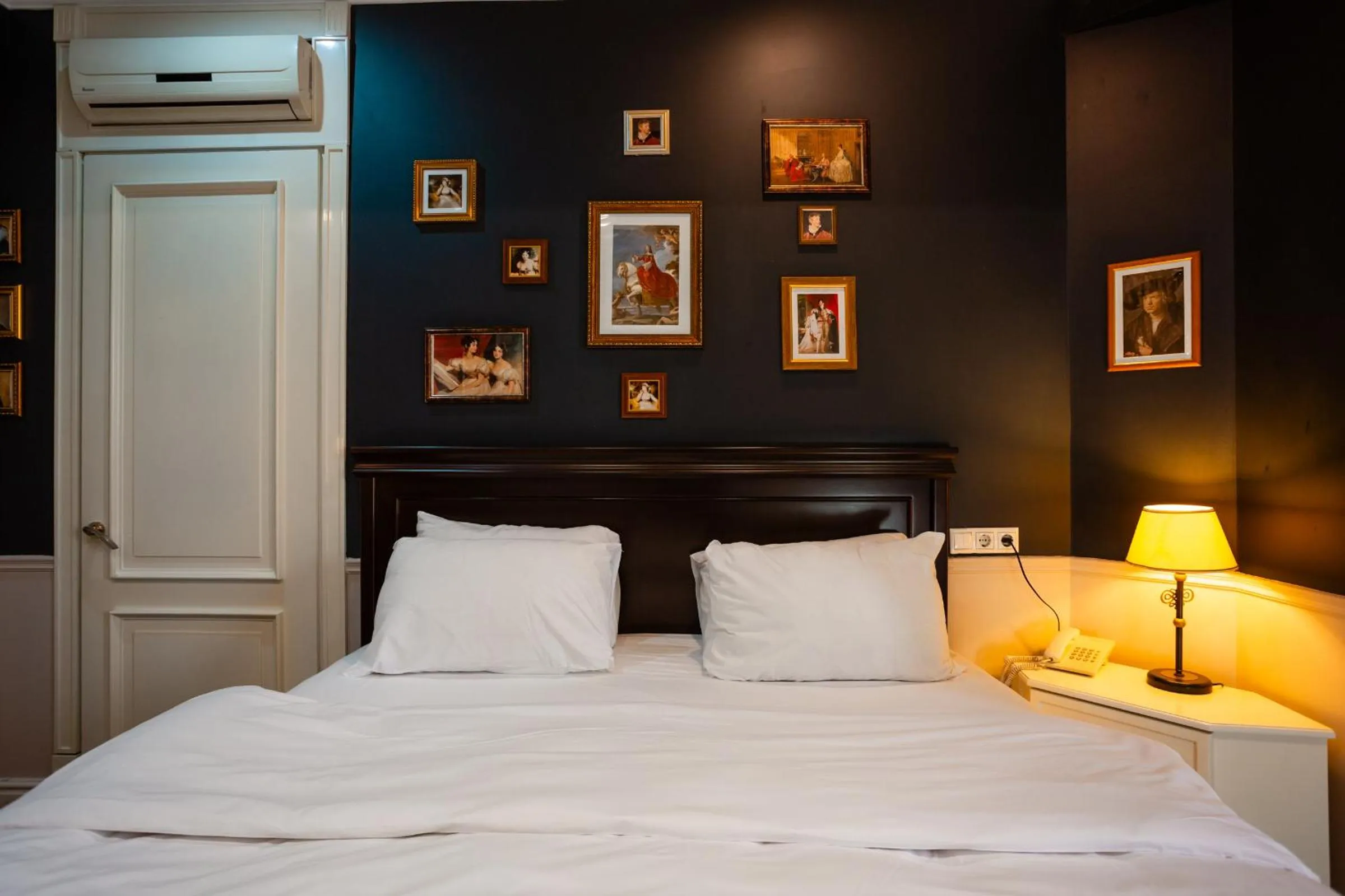 Bed in Piazza Boutique Hotel