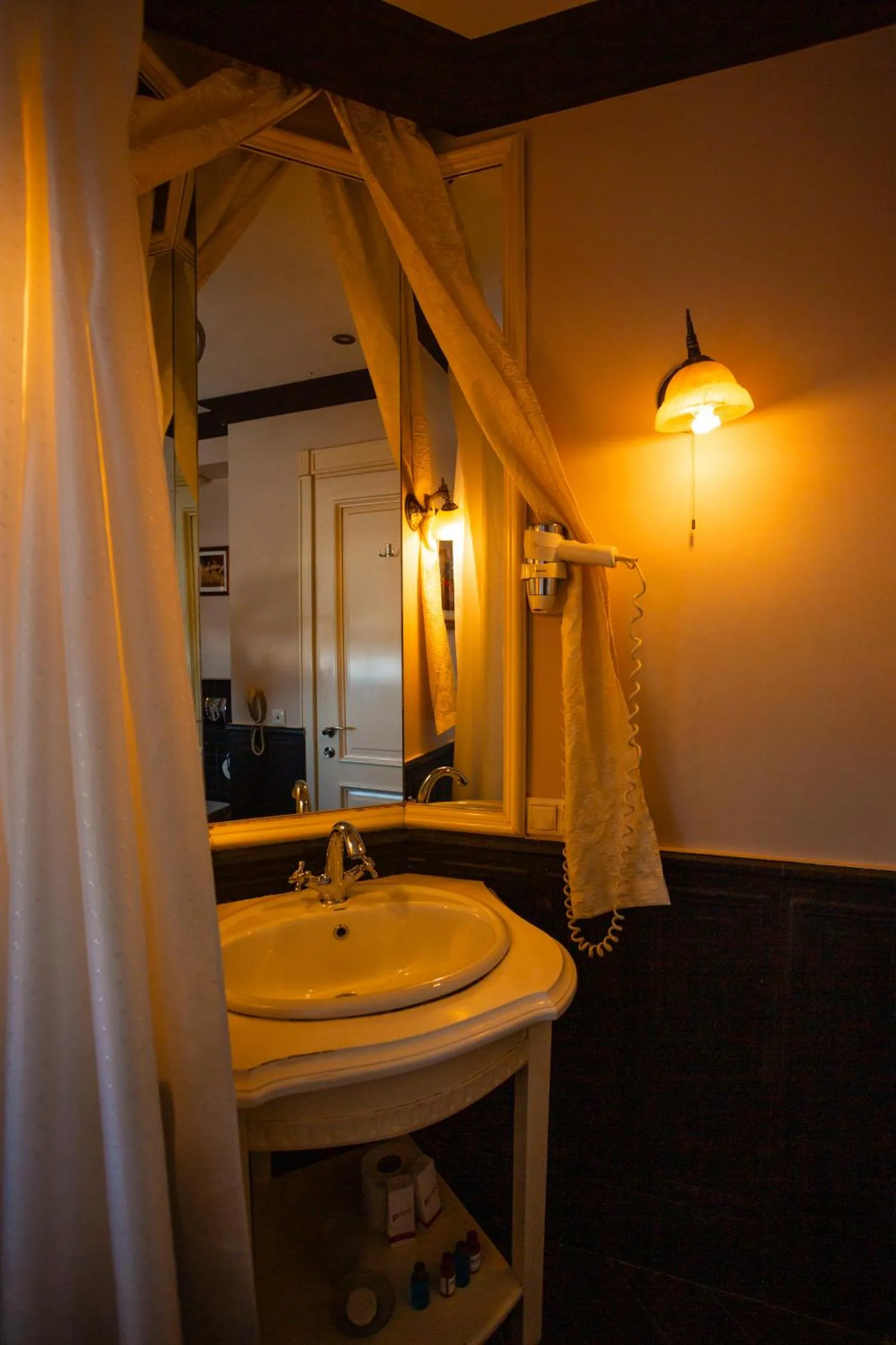 Bathroom in Piazza Boutique Hotel