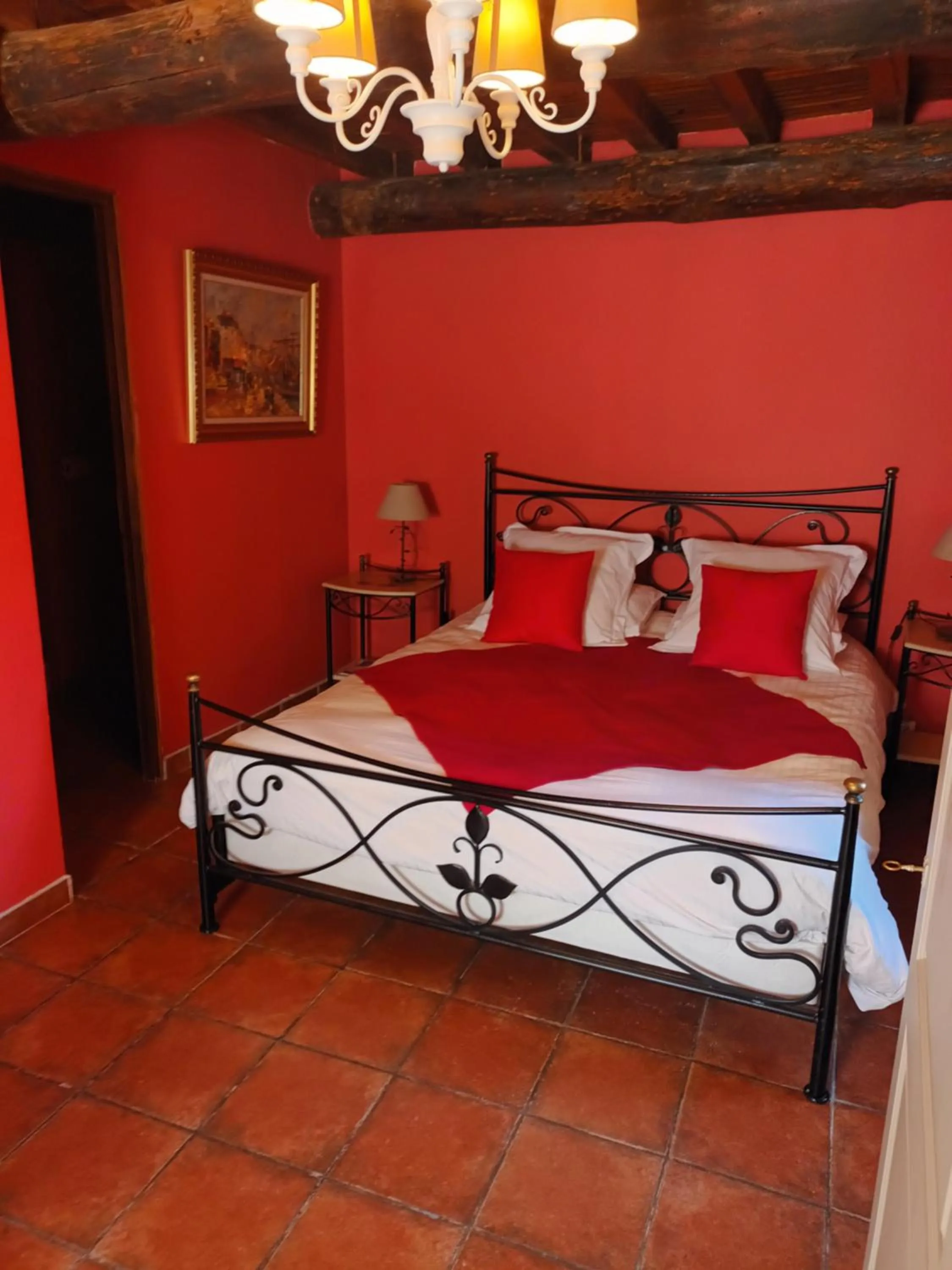 Property building, Bed in Le Vieux Moulin de Jouques