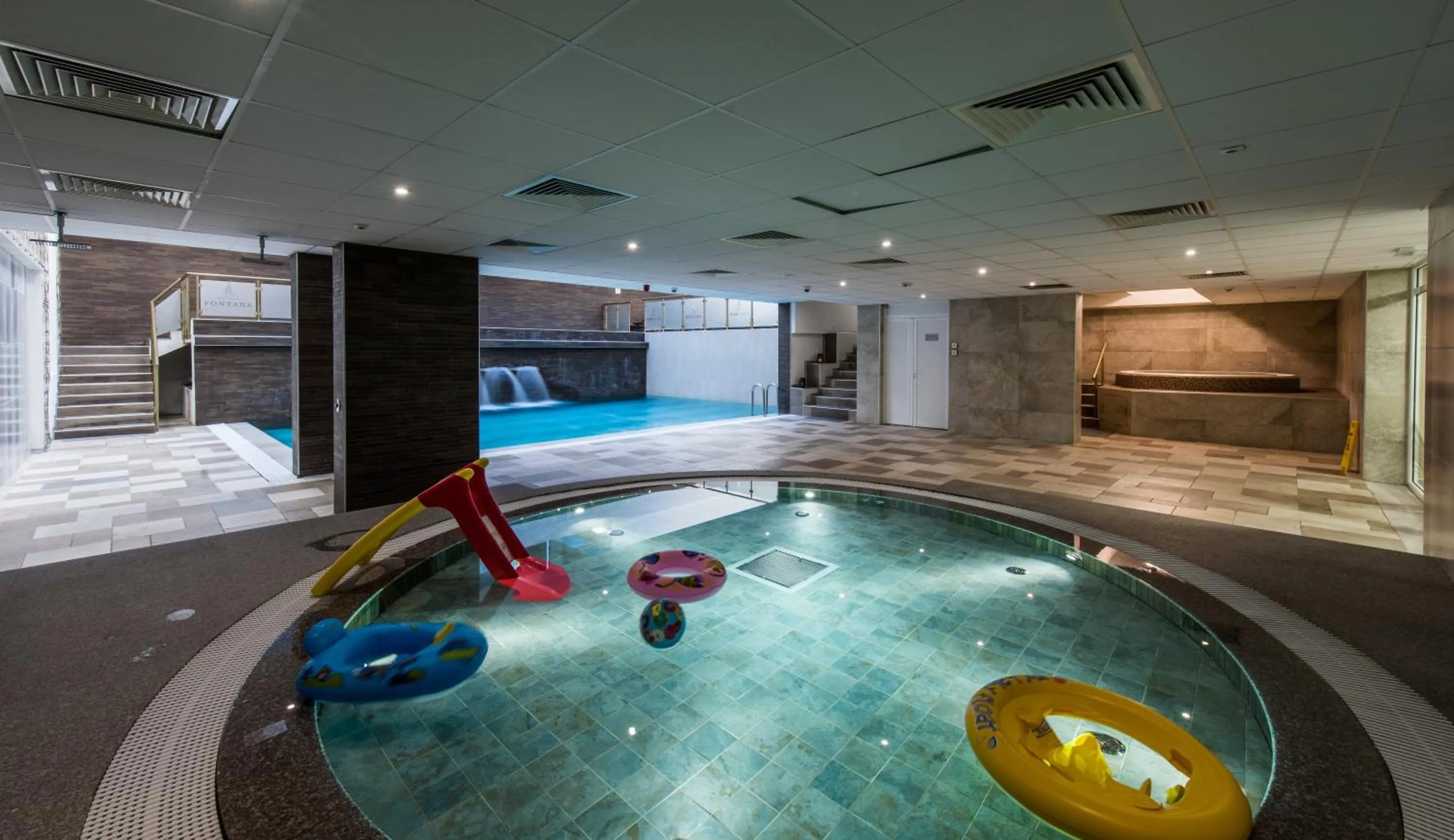 Swimming pool in Hotel Fontana Vrnjačka Banja