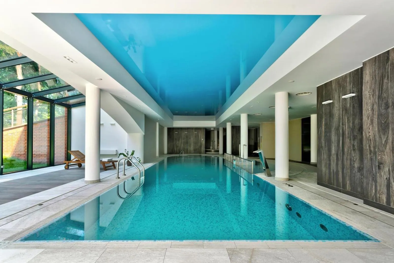 Swimming pool in Hotel Wojciech