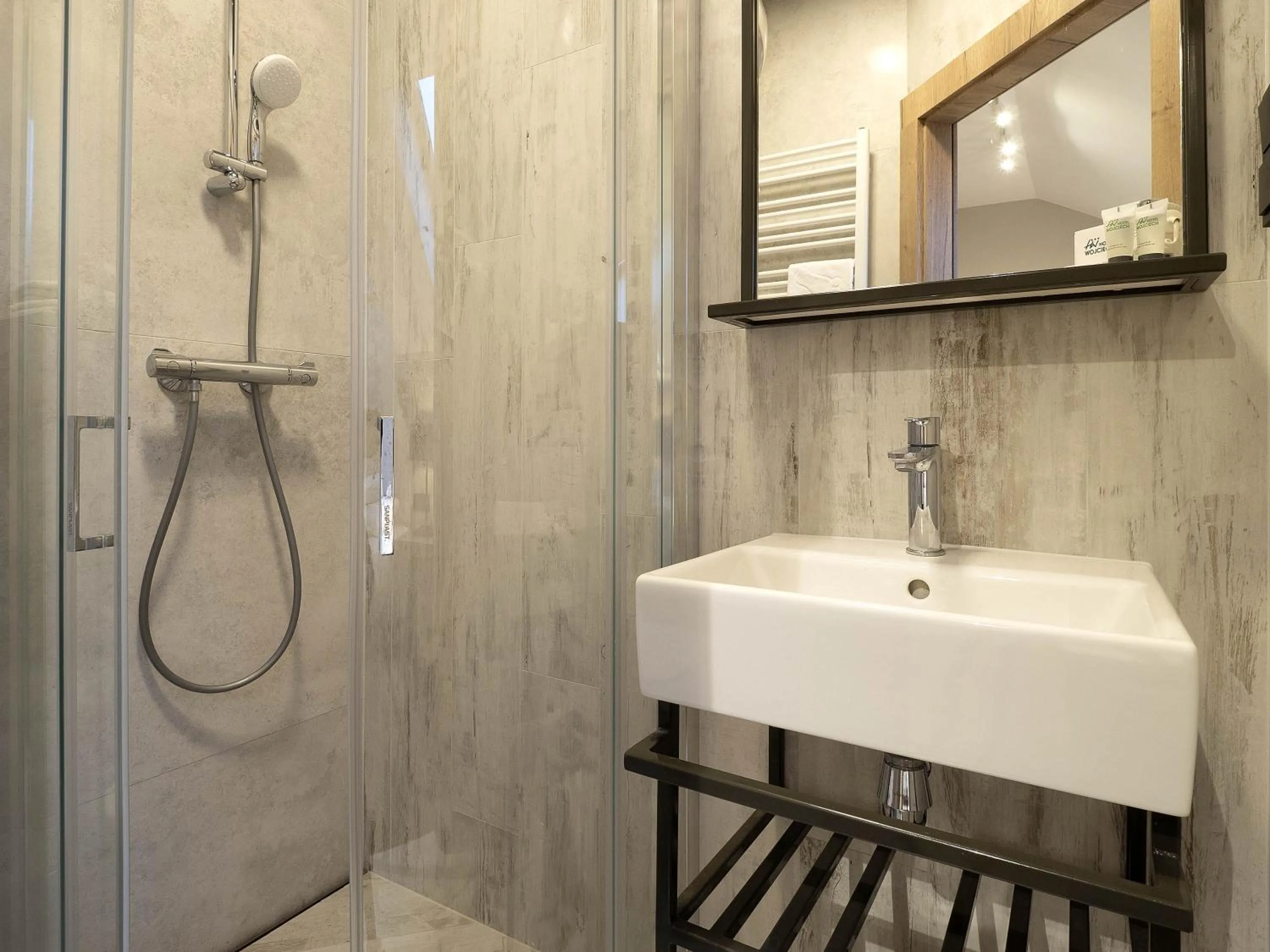 Shower in Hotel Wojciech