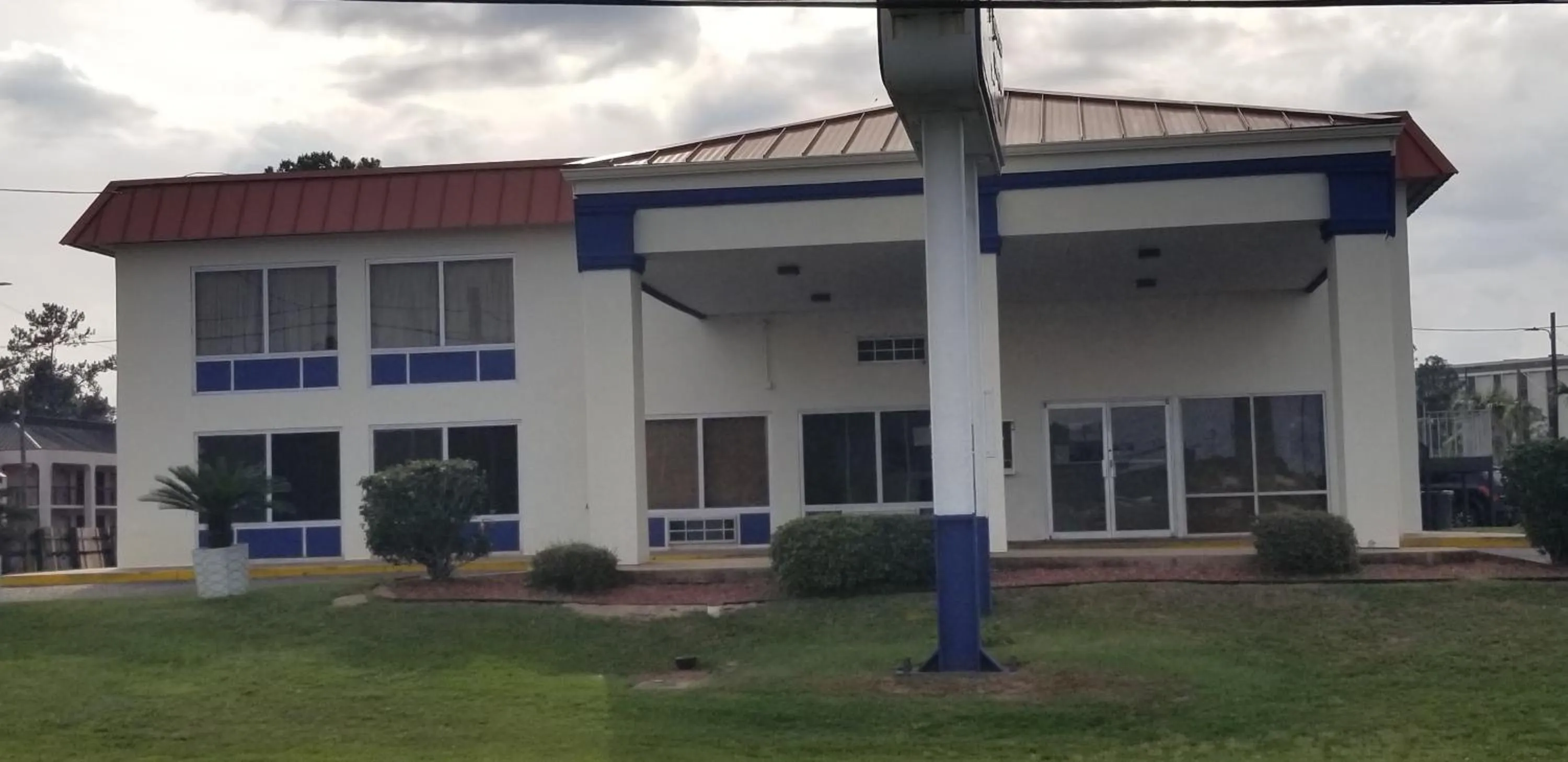 Family Inns of America - Mobile