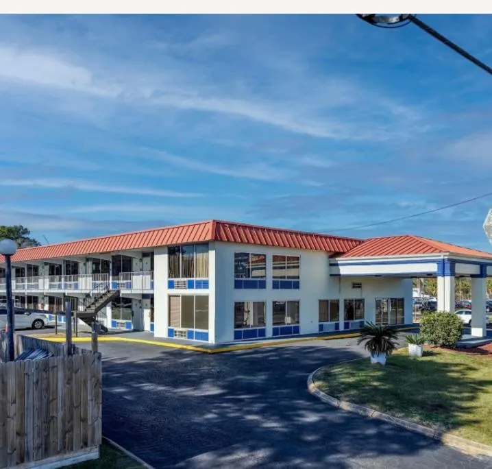 Family Inns of America - Mobile