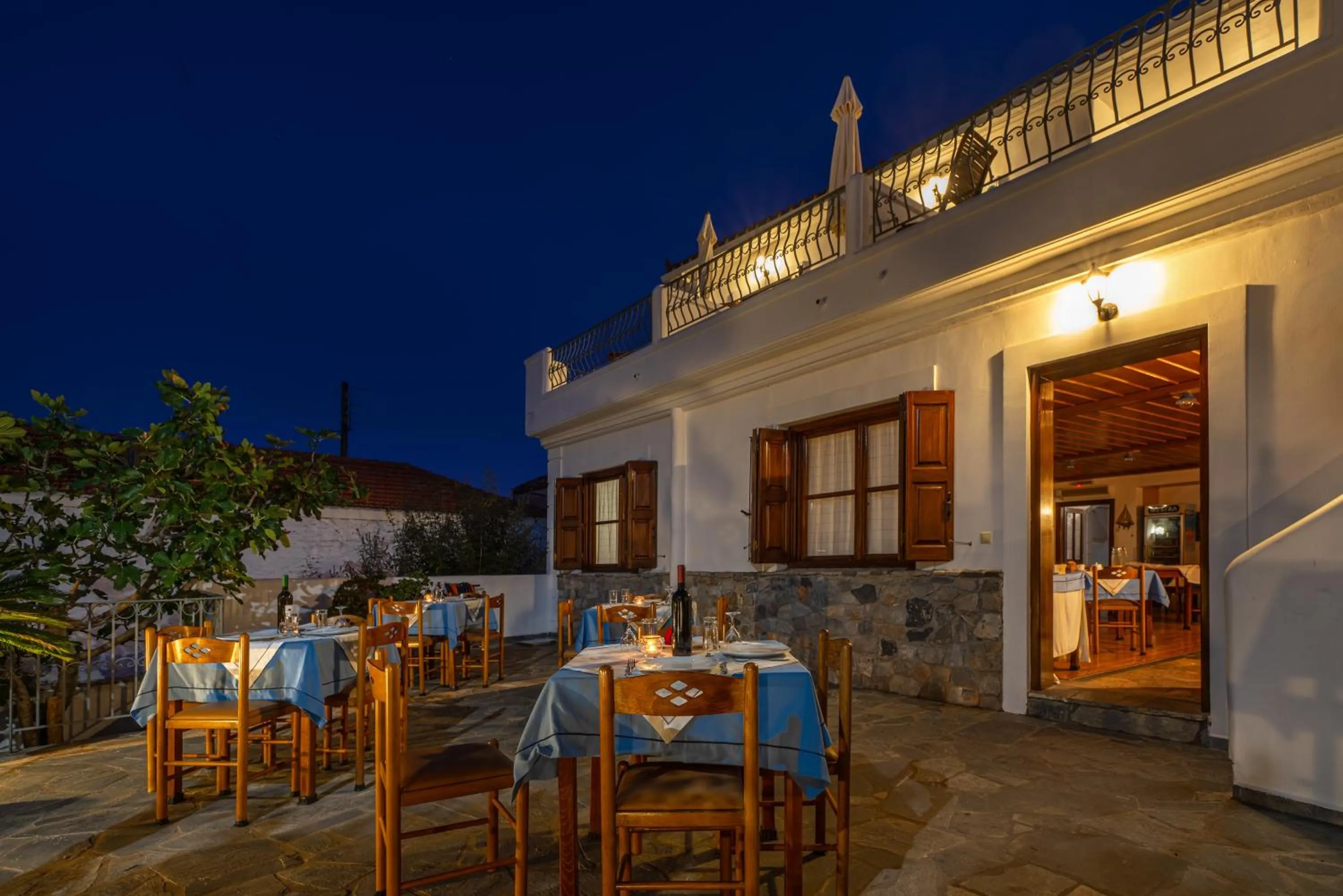 Patio in Hotel PARALIAKO Kyparissi