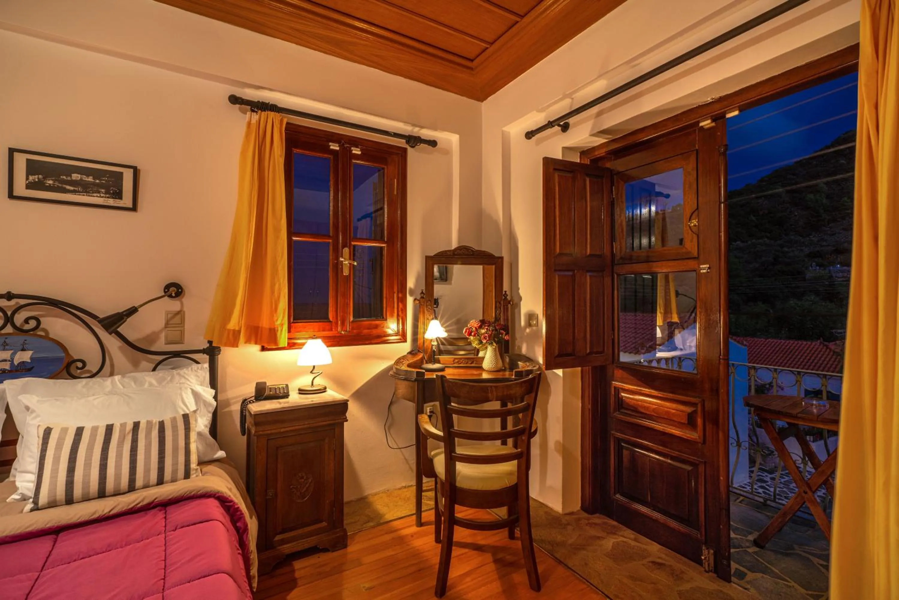 Decorative detail, Bed in Hotel PARALIAKO Kyparissi