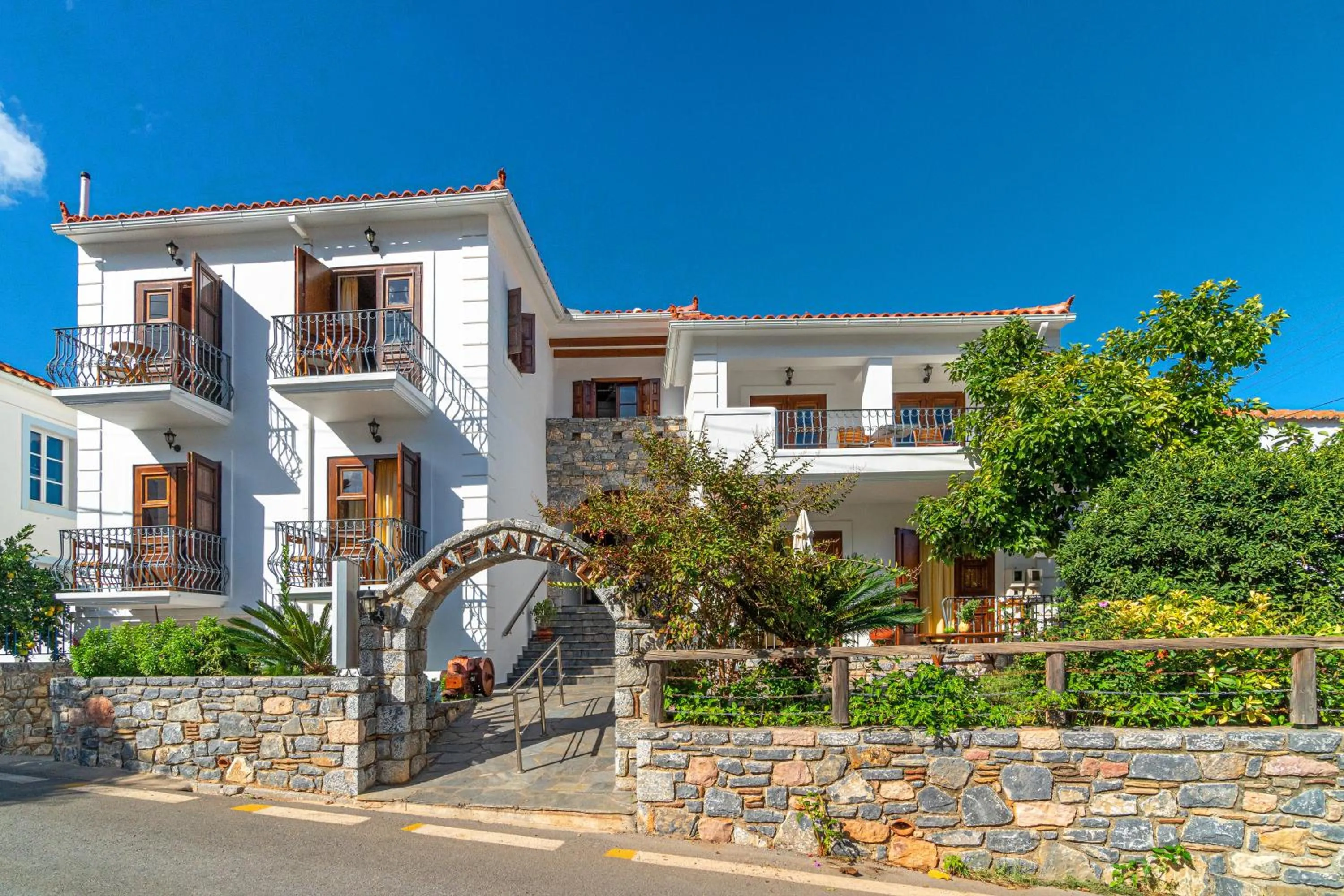 Property building in Hotel PARALIAKO Kyparissi