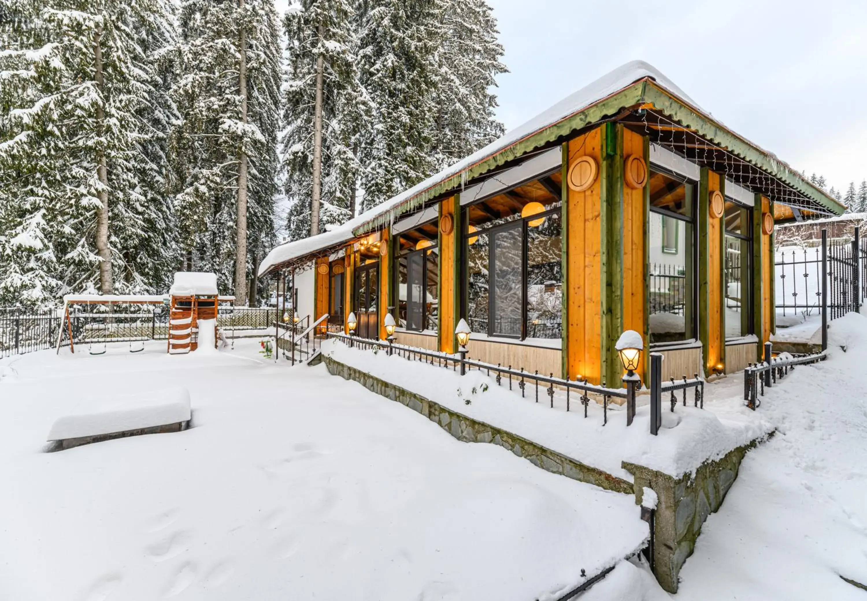 Property building in Pensiunea Hilltop Property building in Pensiunea Hilltop