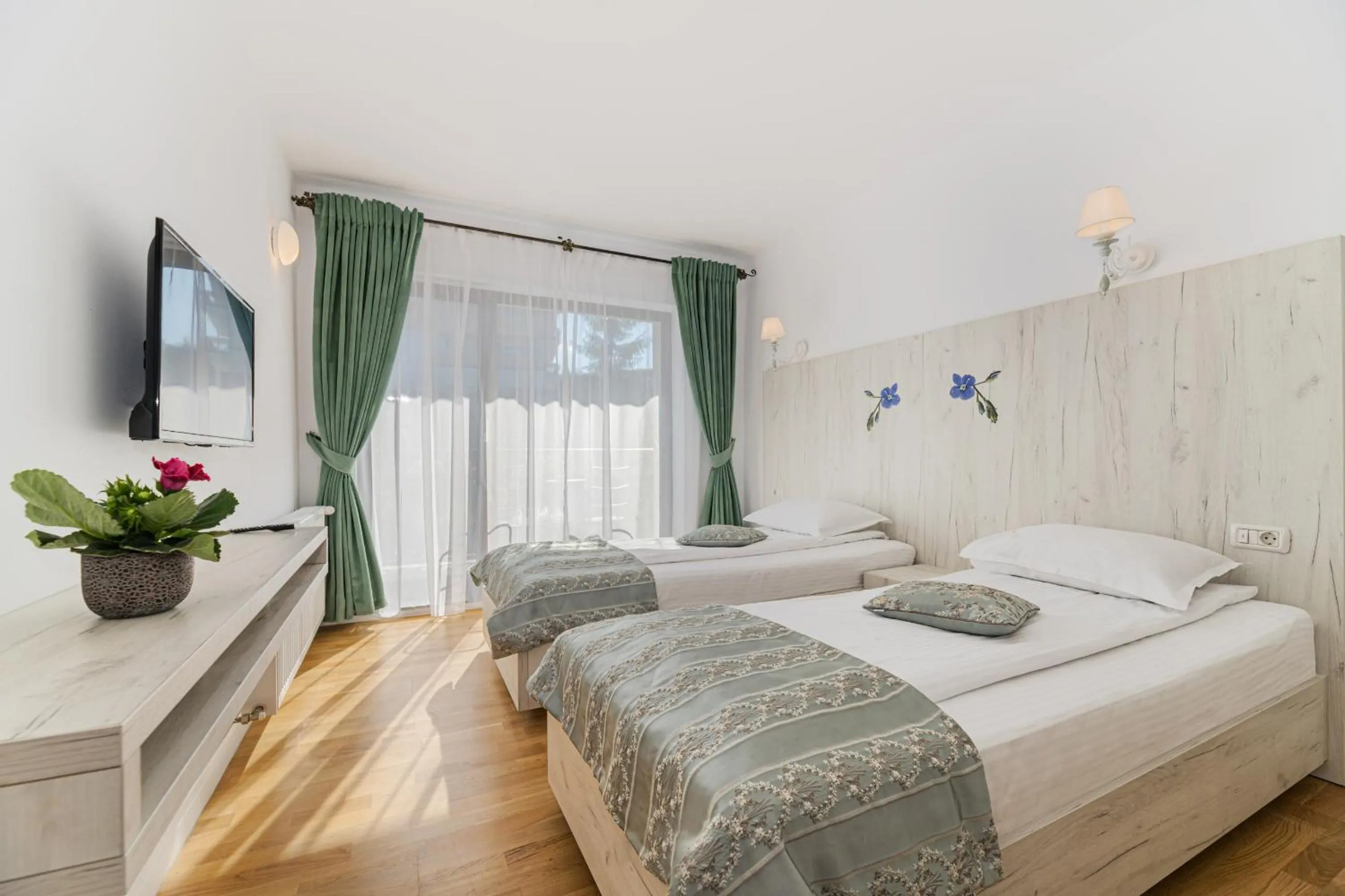 Bedroom, Bed in Pensiunea Hilltop