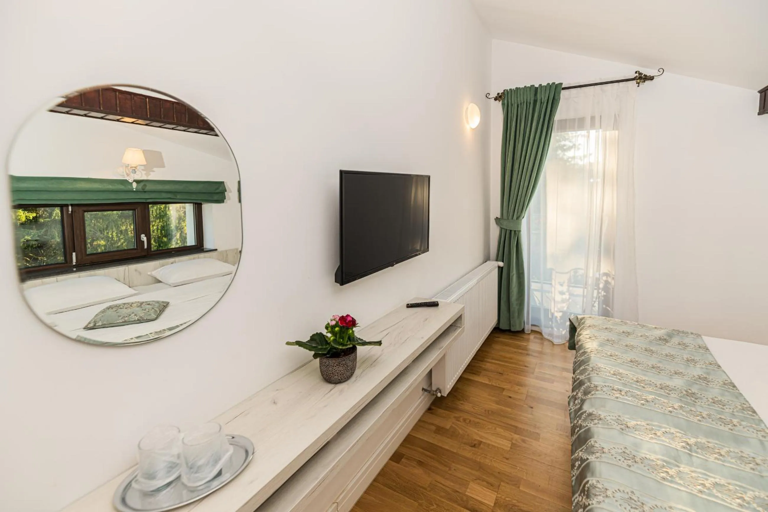 Bedroom, Bed in Pensiunea Hilltop