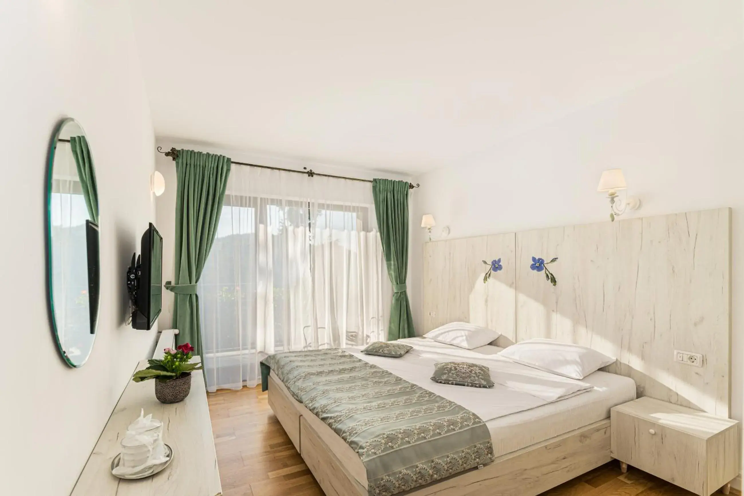 Bedroom, Bed in Pensiunea Hilltop Bedroom, Bed in Pensiunea Hilltop