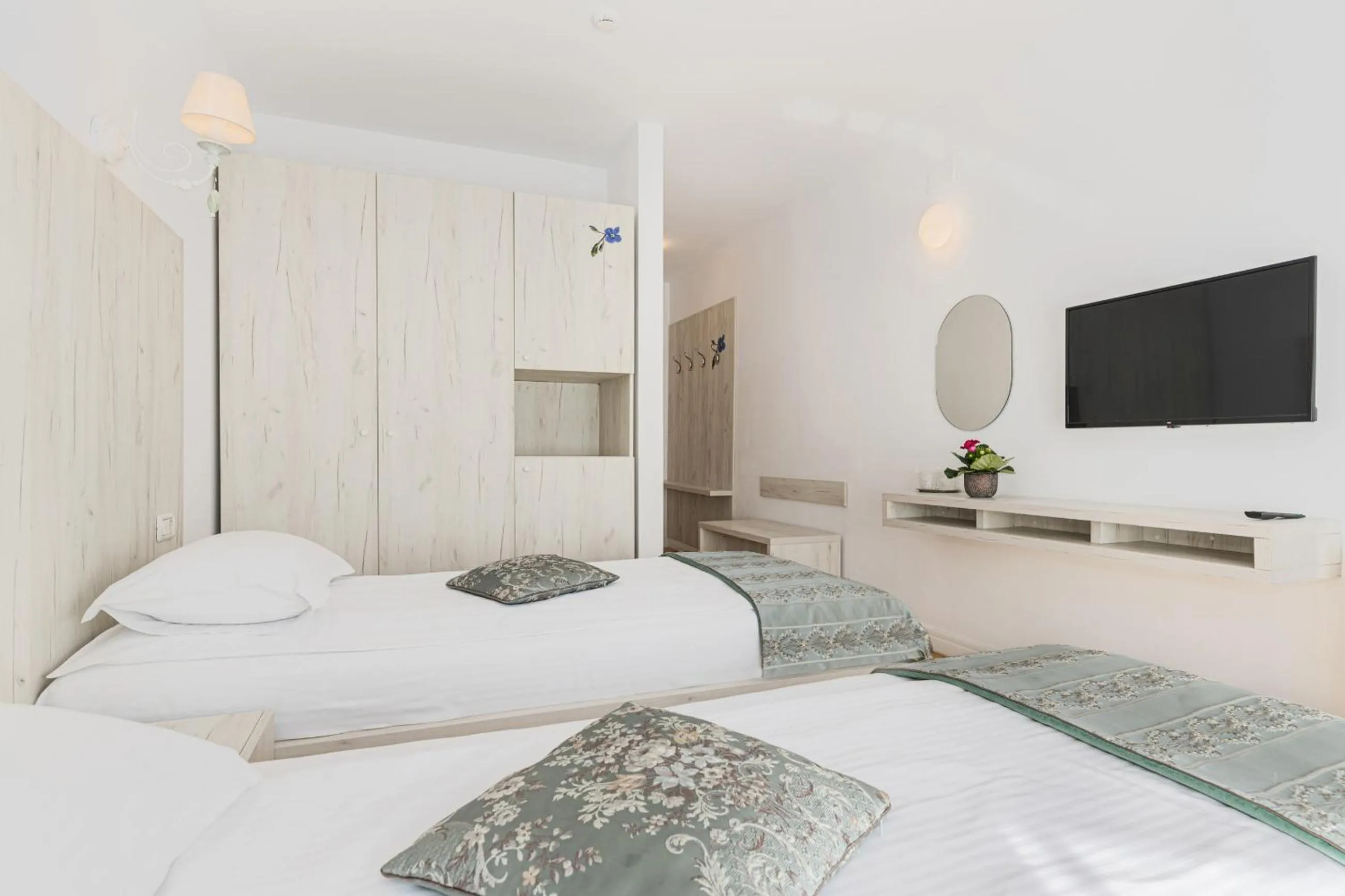 Bed in Pensiunea Hilltop