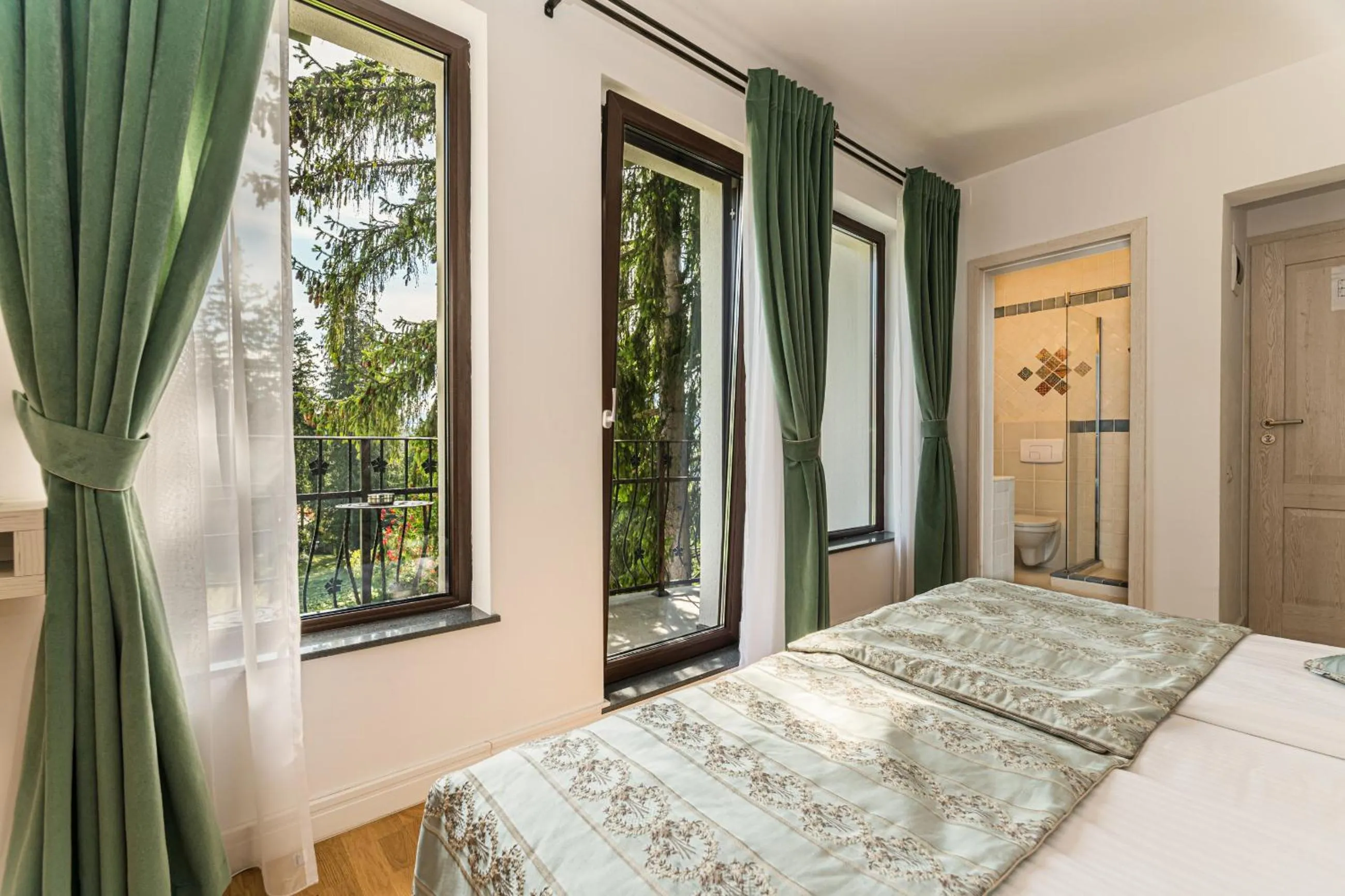 Bedroom, Bed in Pensiunea Hilltop