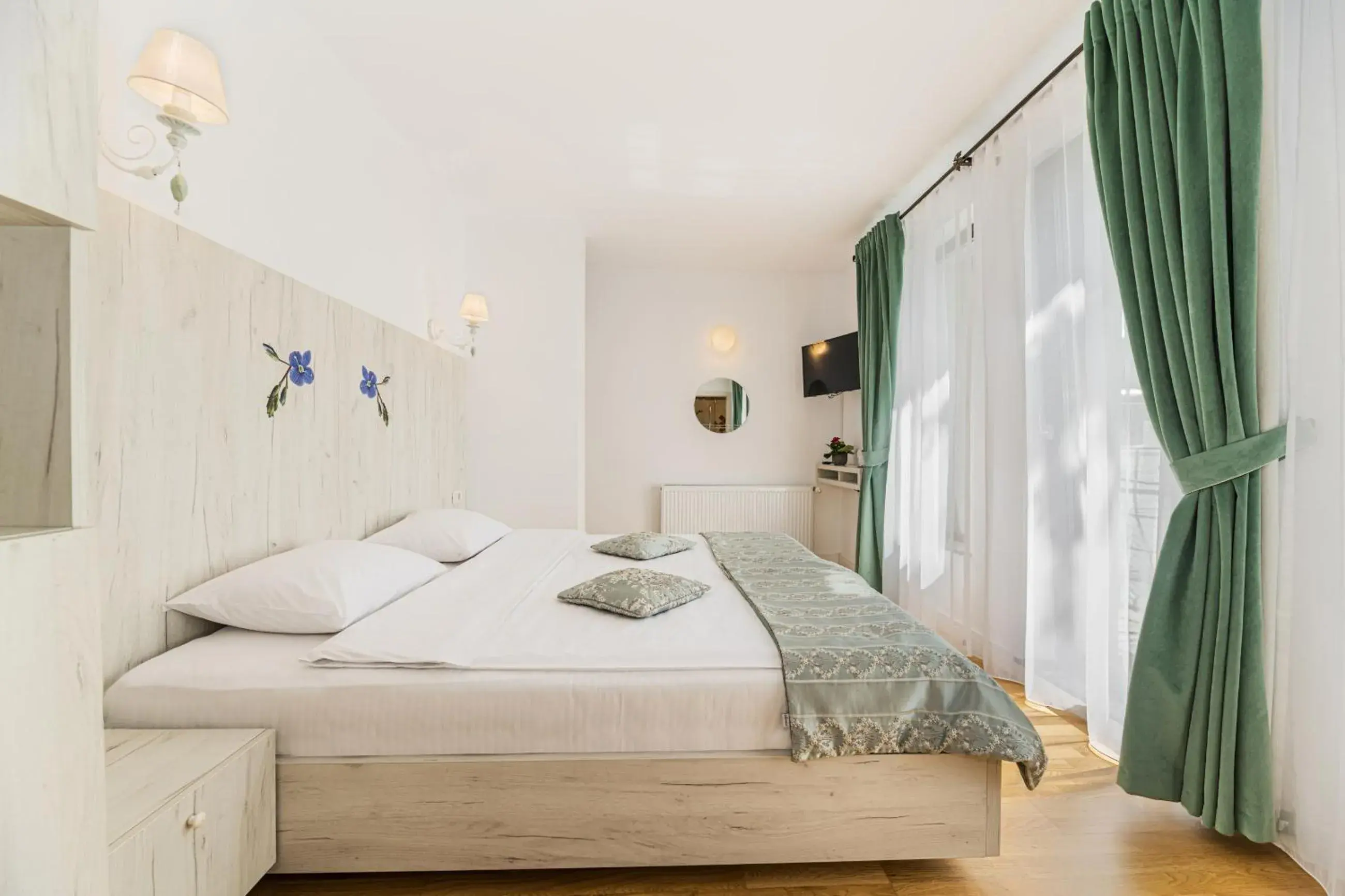 Bedroom, Bed in Pensiunea Hilltop Bedroom, Bed in Pensiunea Hilltop