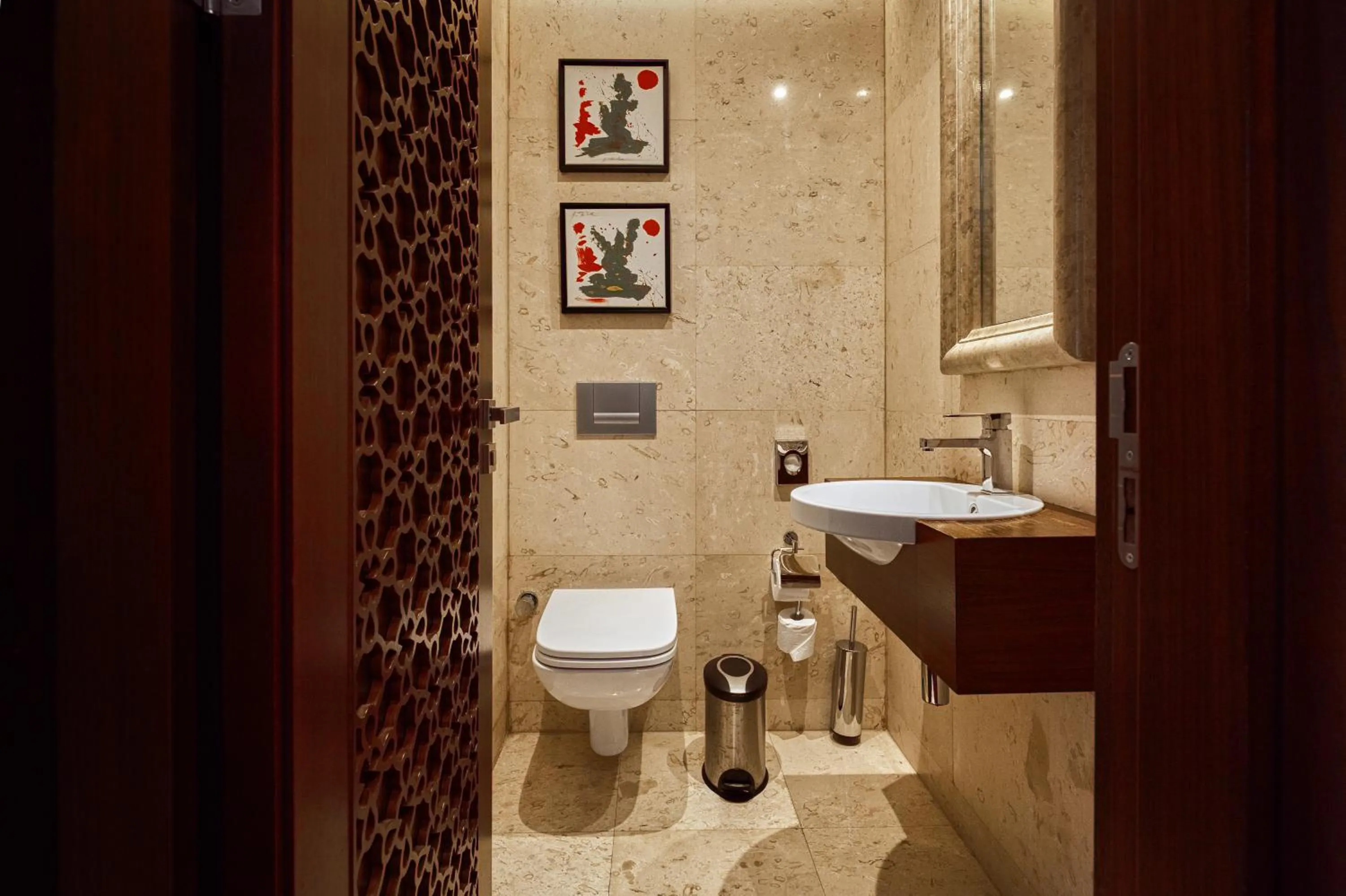 Toilet in Rixos Borovoe