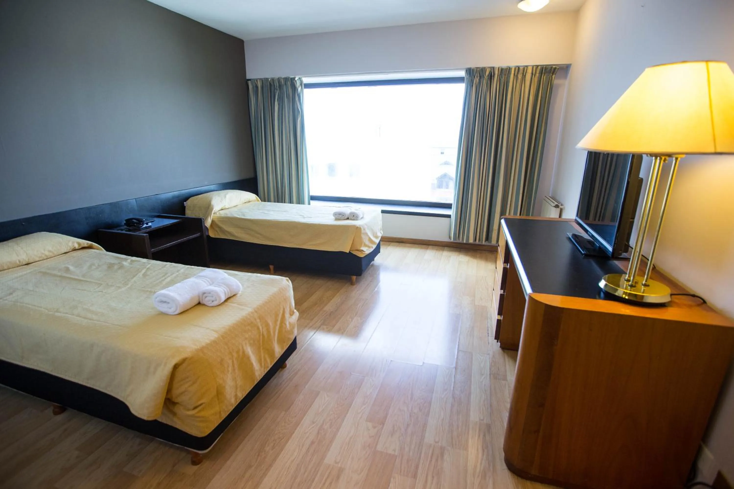 Photo of the whole room in HOTEL BARILOCHE CITY