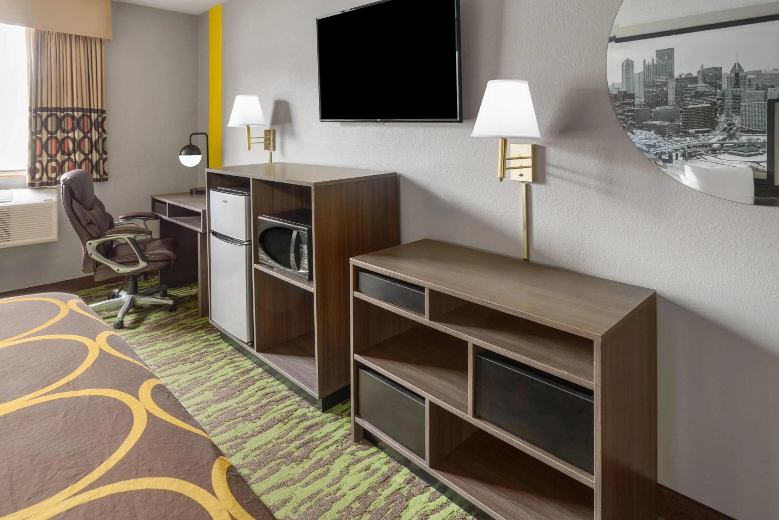 Photo of the whole room in Super 8 by Wyndham New Stanton