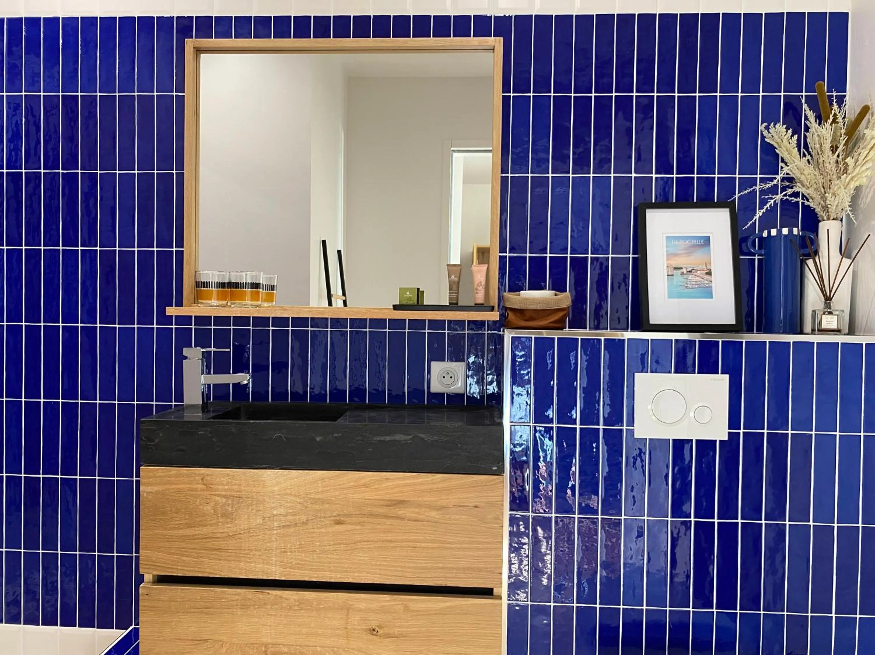 Bathroom in Tour de Nesle La Rochelle Vieux Port 3 etoiles