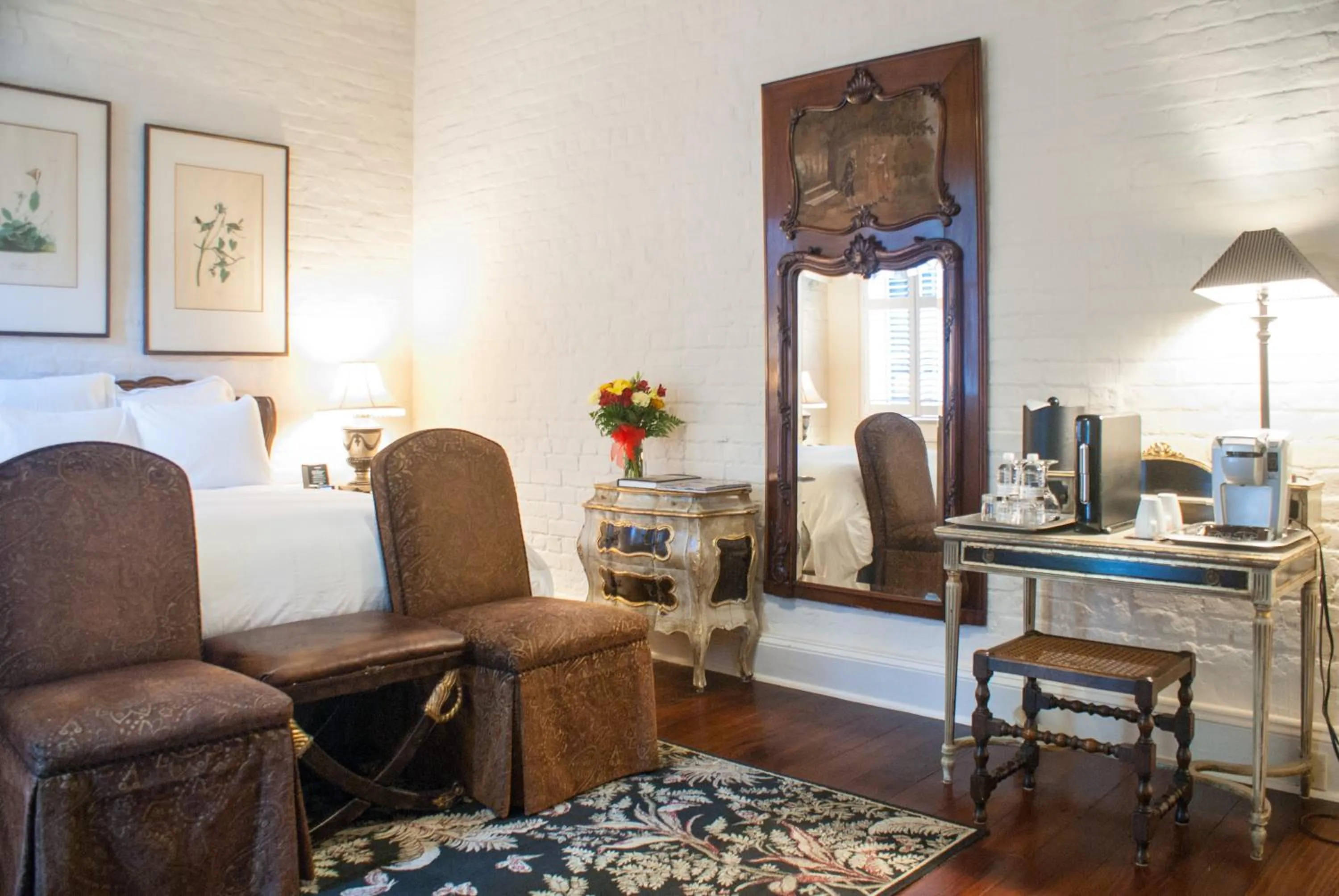 Photo of the whole room in Audubon Cottages