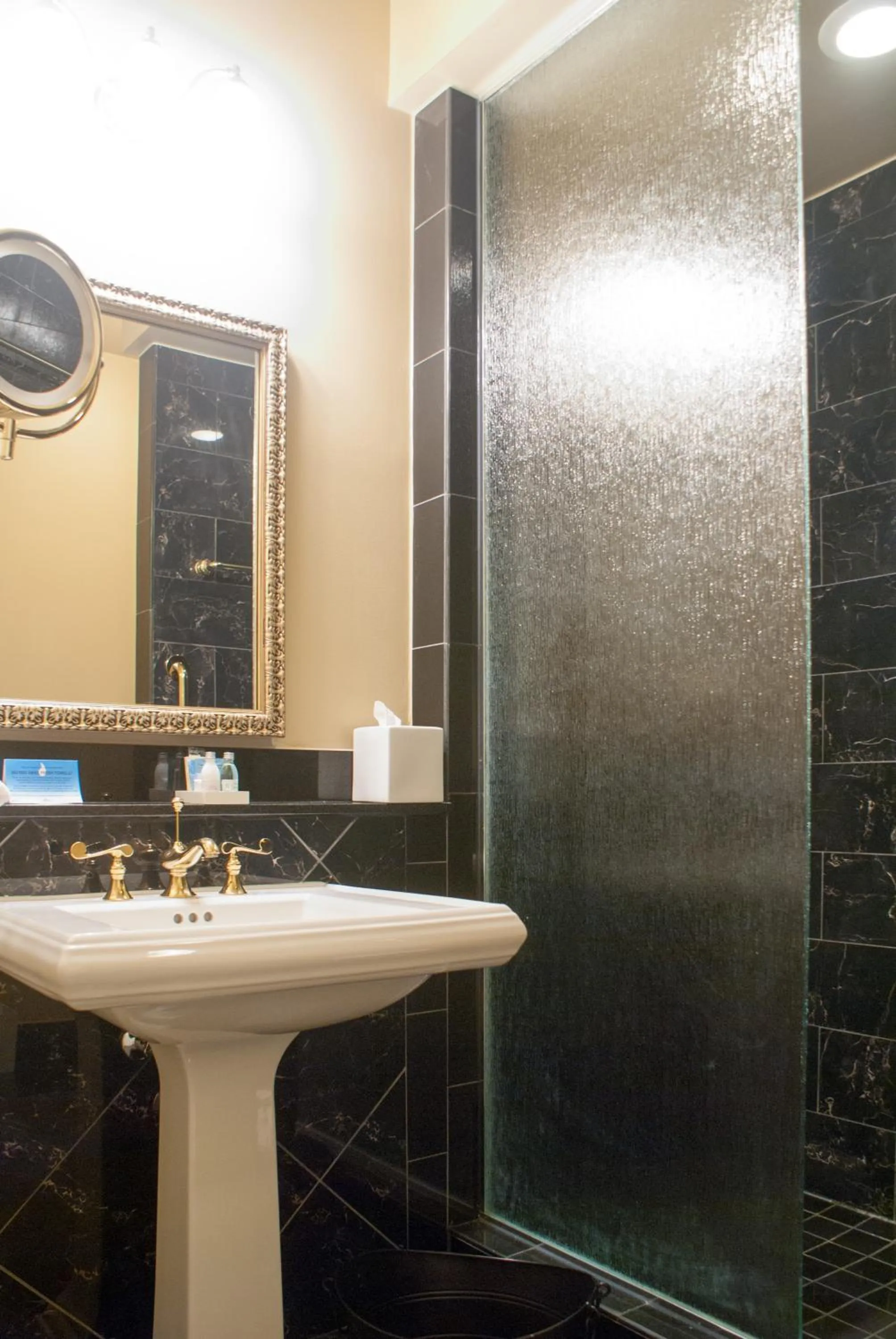 Bathroom in Audubon Cottages