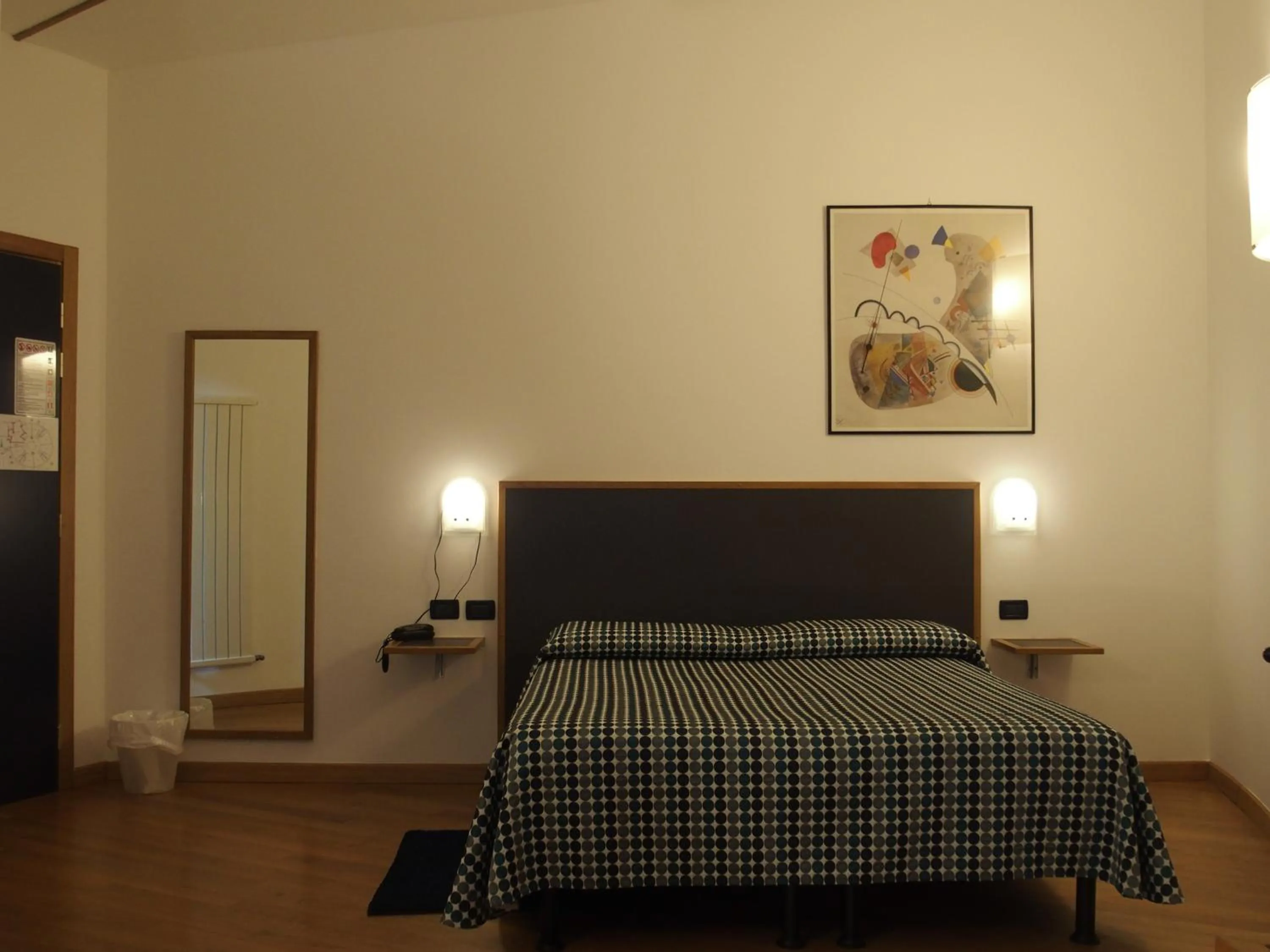 Photo of the whole room, Bed in Hotel Eden