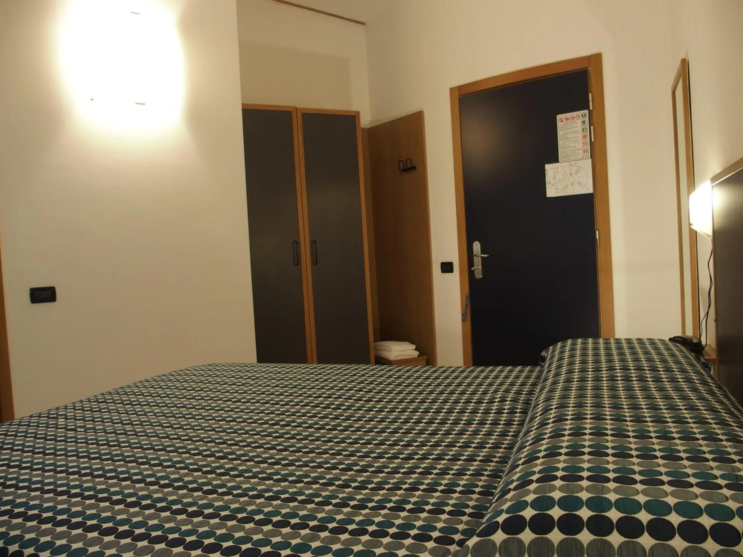 Photo of the whole room, Bed in Hotel Eden