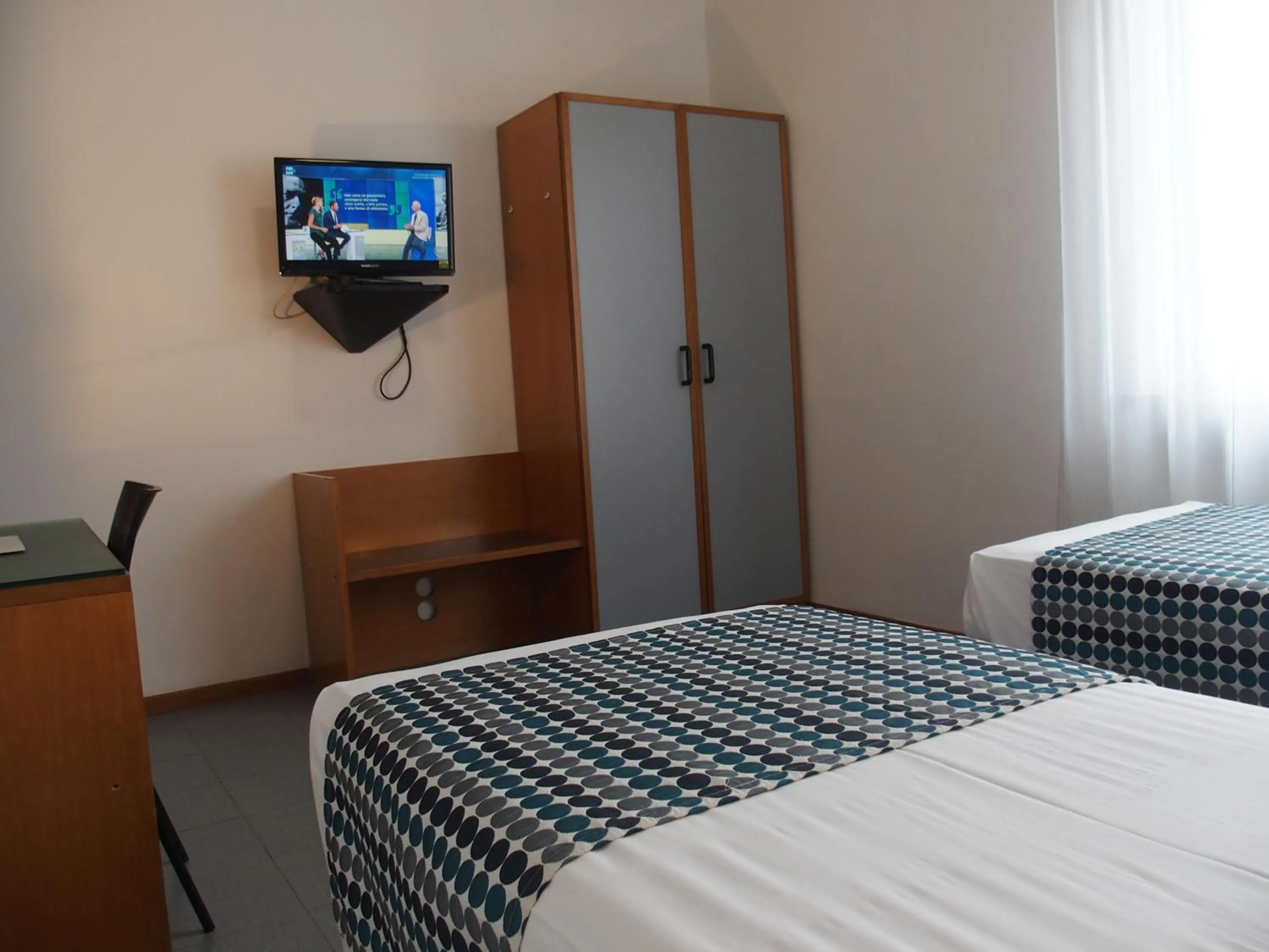 Photo of the whole room, Bed in Hotel Eden