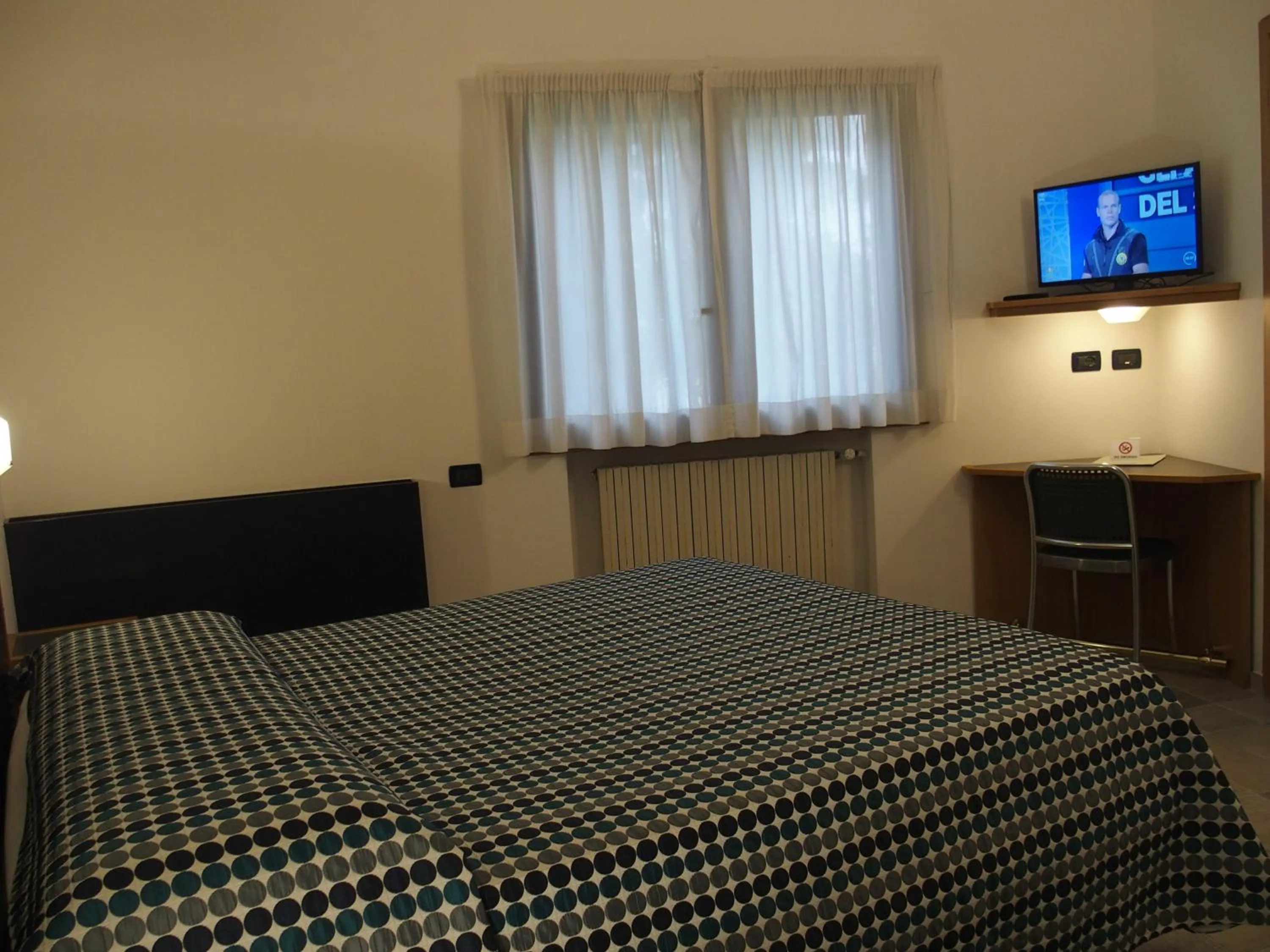 Photo of the whole room, Bed in Hotel Eden