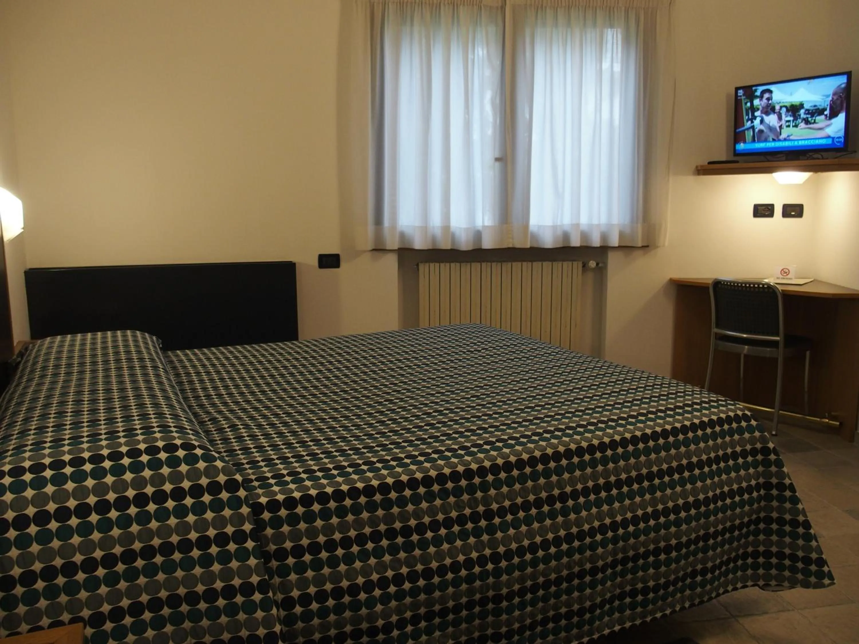 Photo of the whole room, Bed in Hotel Eden