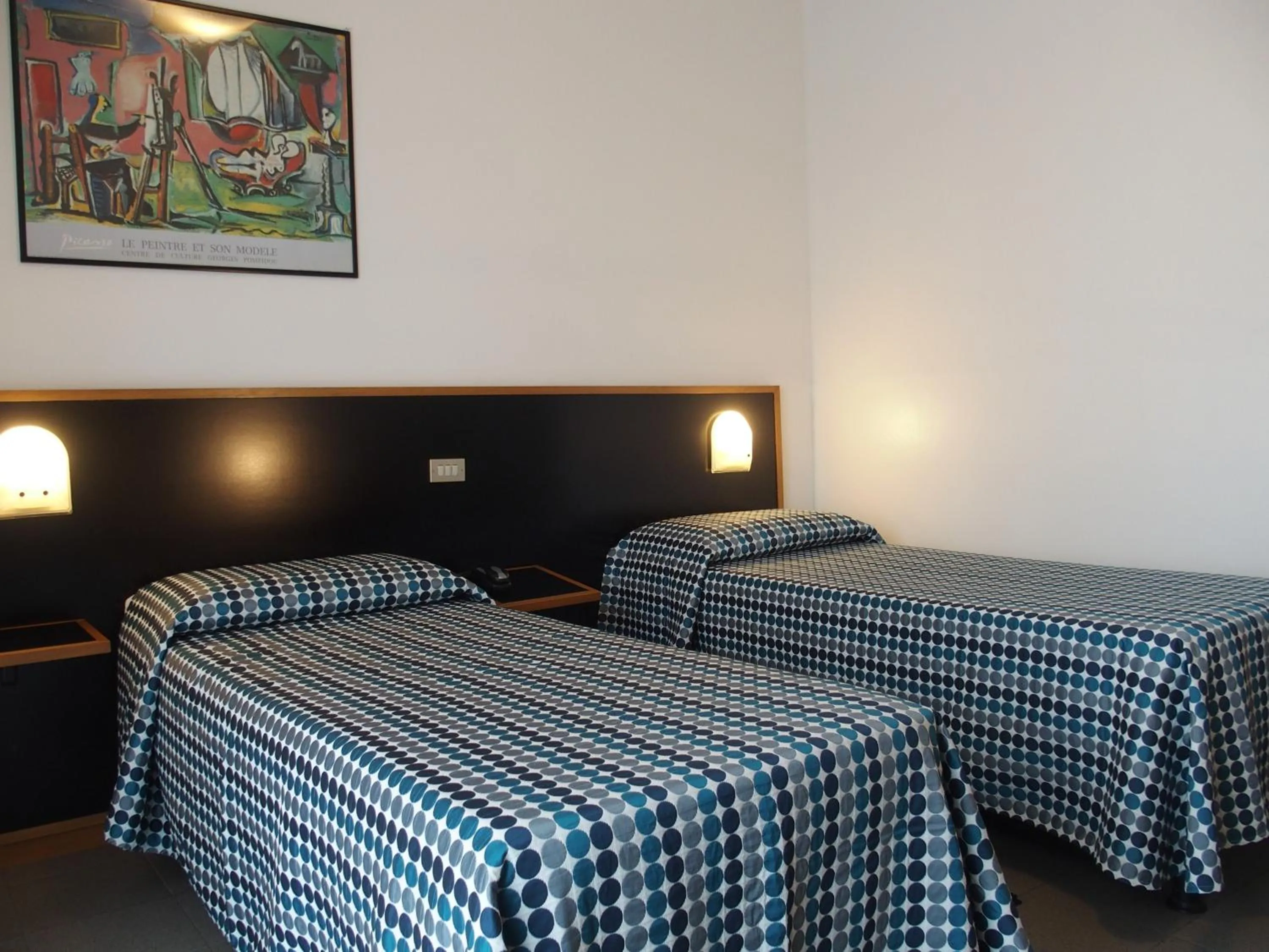 Photo of the whole room, Bed in Hotel Eden