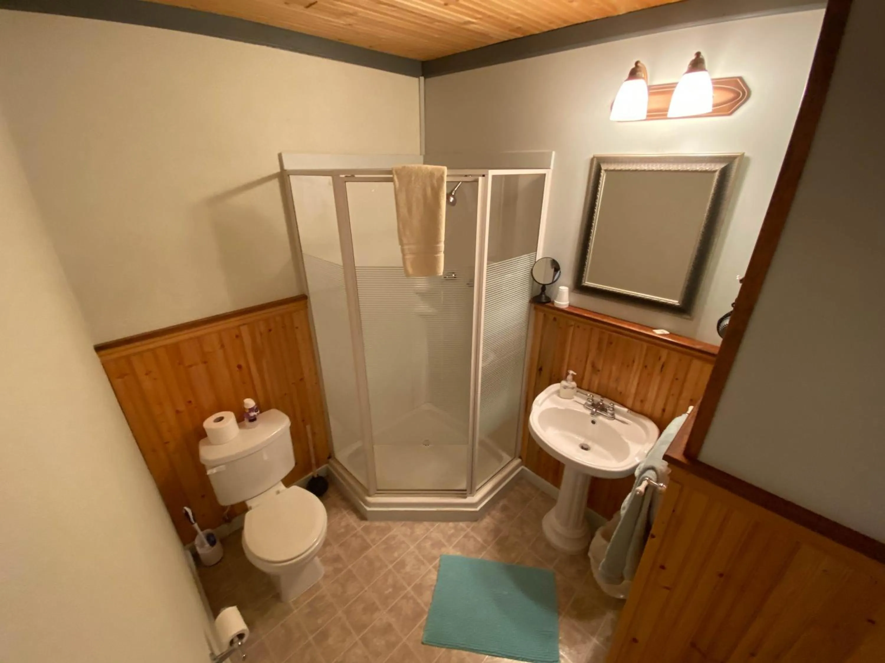 Bathroom in Historic Hotel Bayview