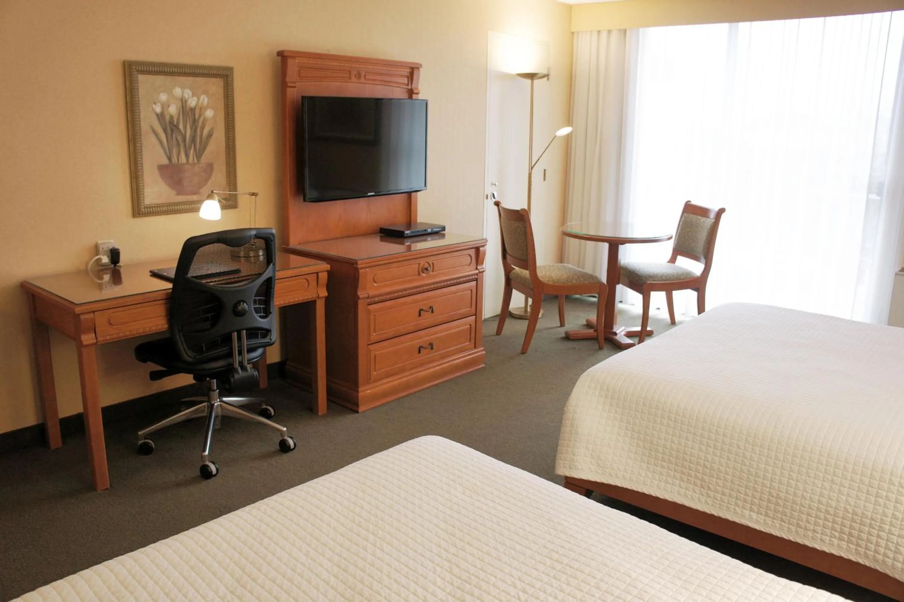 hair dresser, Bed in Hôtel Castel