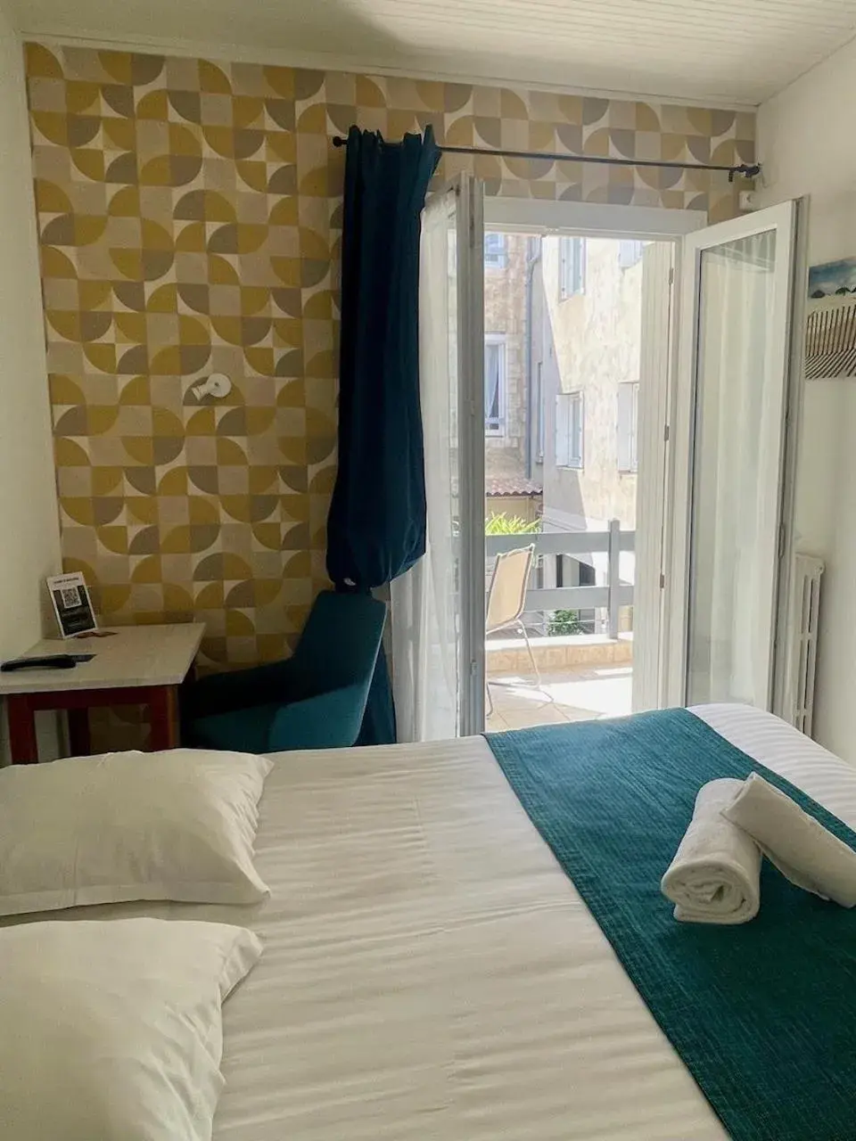 Balcony/Terrace, Bed in Hotel de Paris Balcony/Terrace, Bed in Hotel de Paris