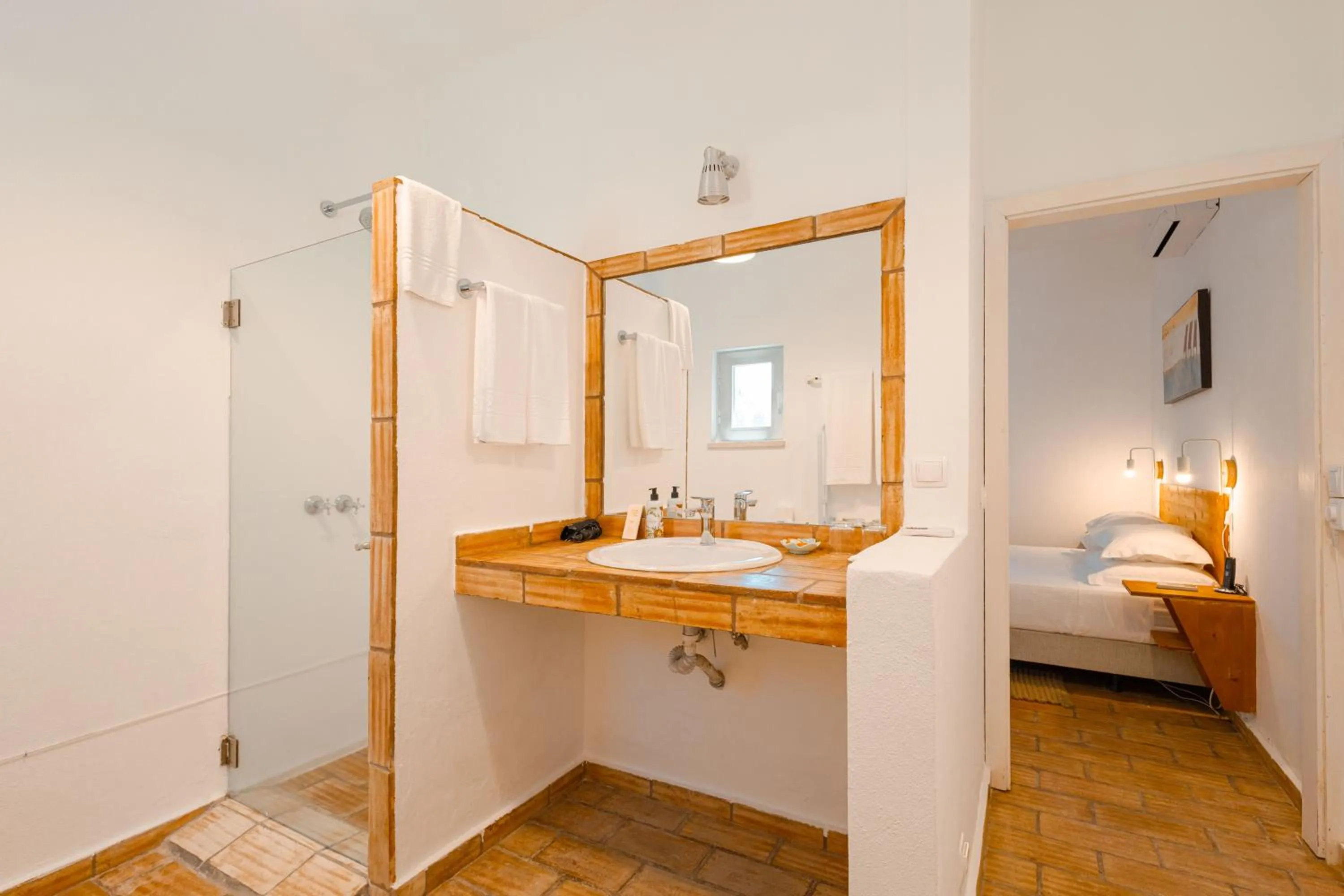 Bathroom, Bed in Casa das Cegonhas