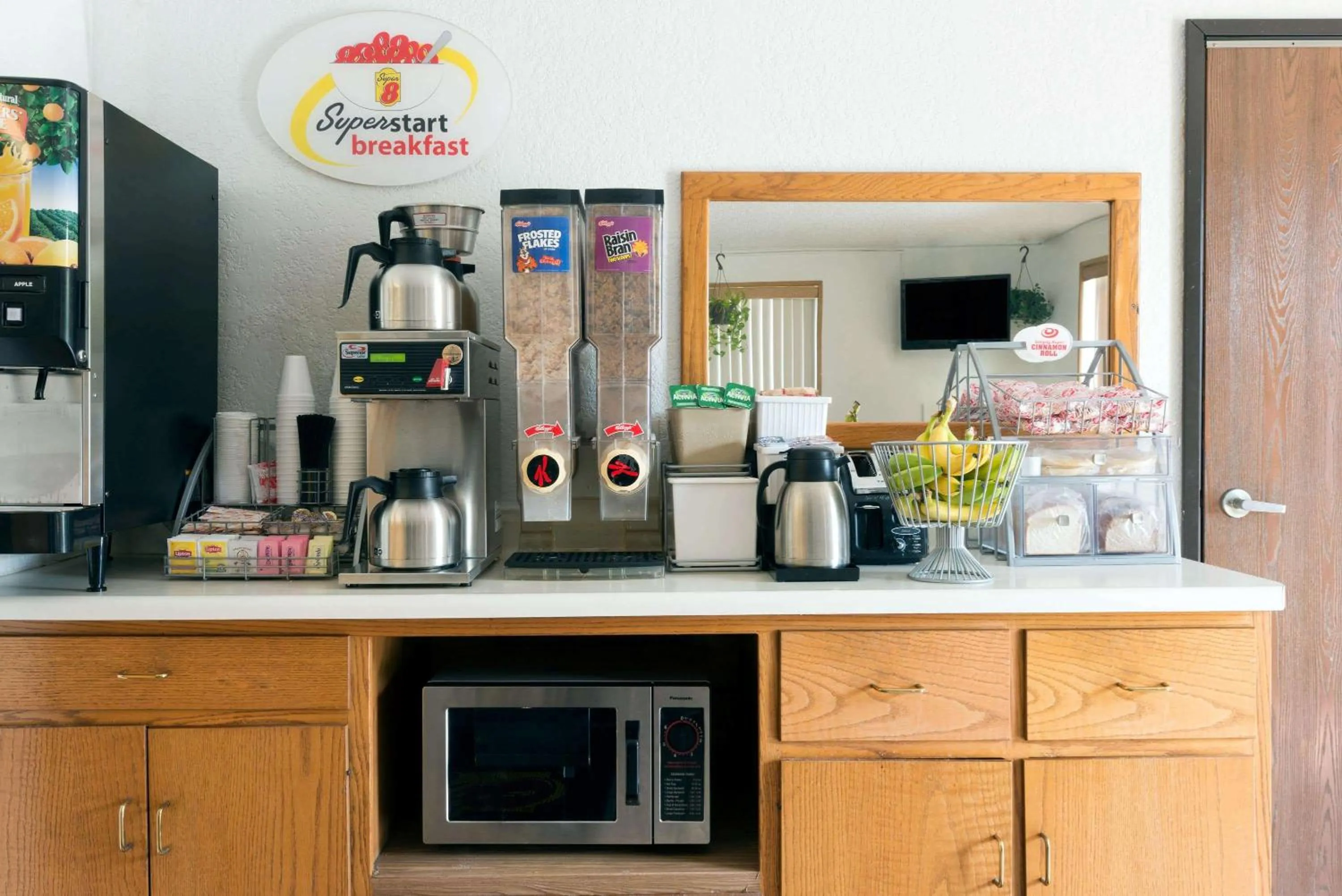 Breakfast in Super 8 by Wyndham Twinsburg/Cleveland Area