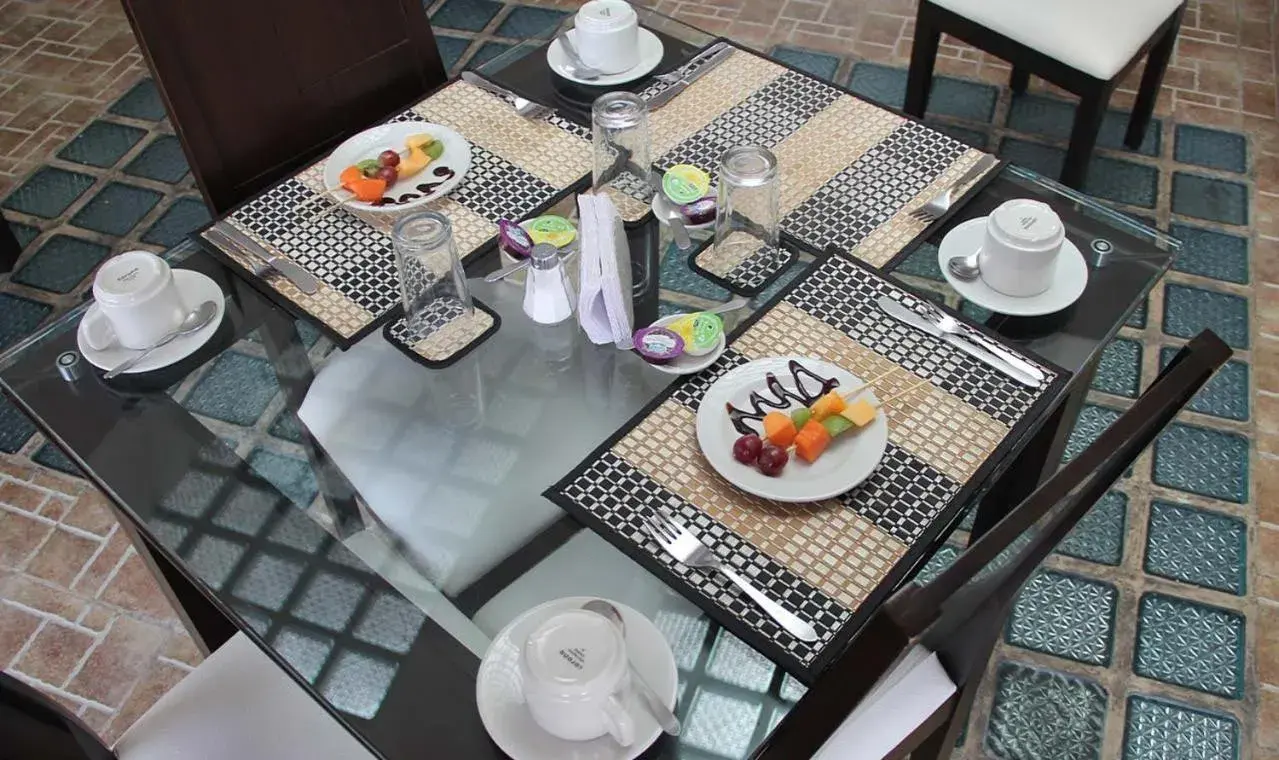 Restaurant/places to eat in AW Hotel Salitre Real Restaurant/places to eat in AW Hotel Salitre Real