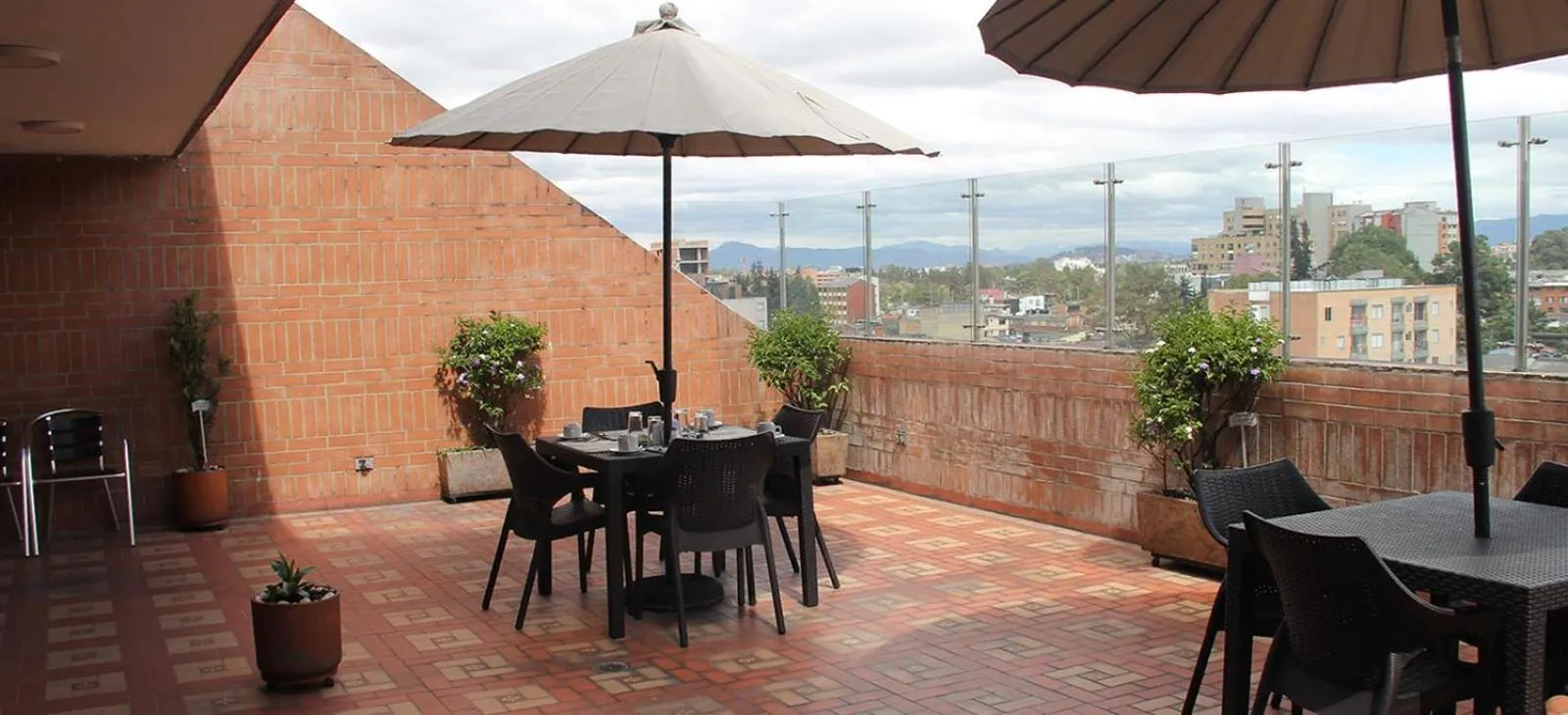 Restaurant/places to eat in AW Hotel Salitre Real