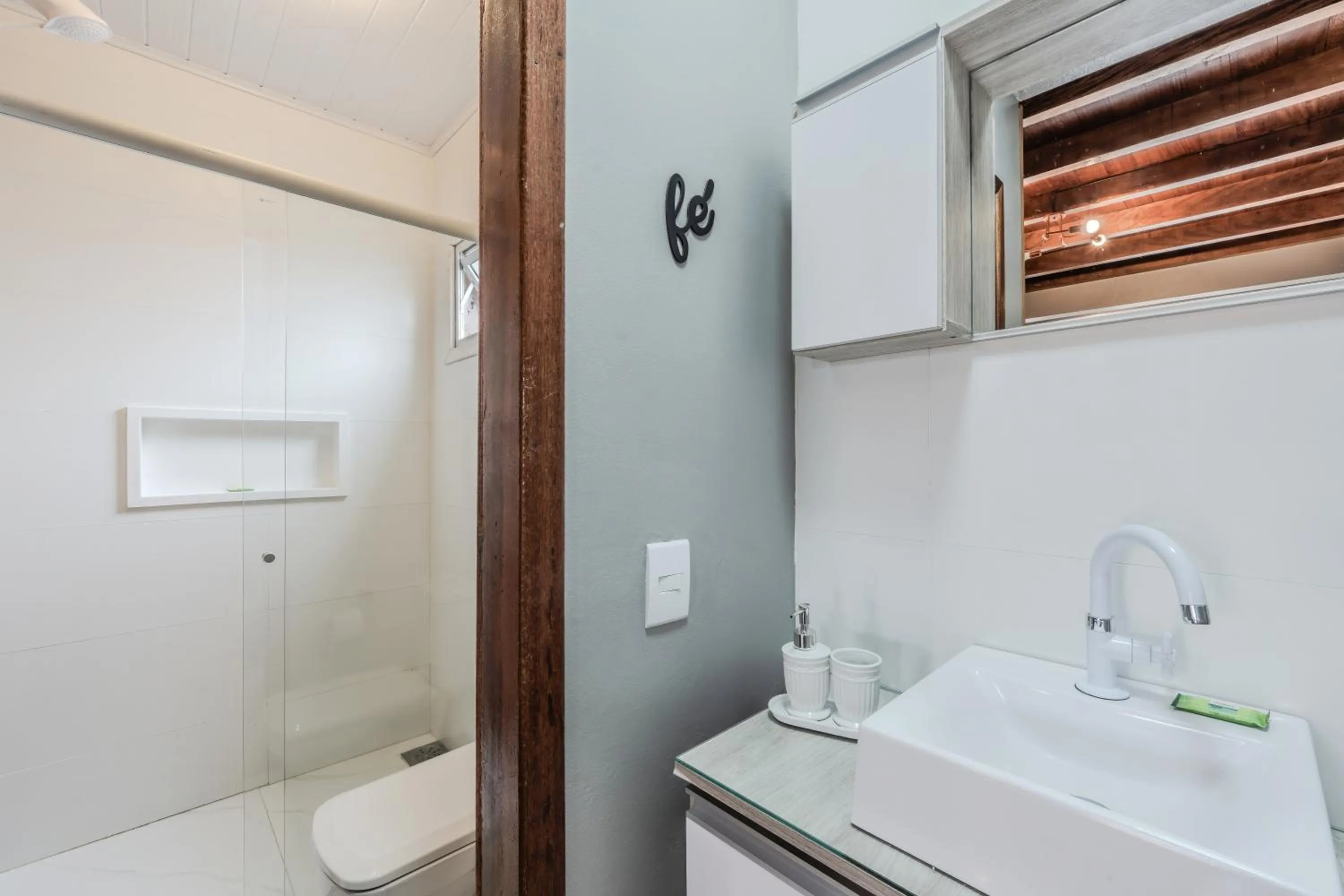 Shower in Pousada Natribus Rosa