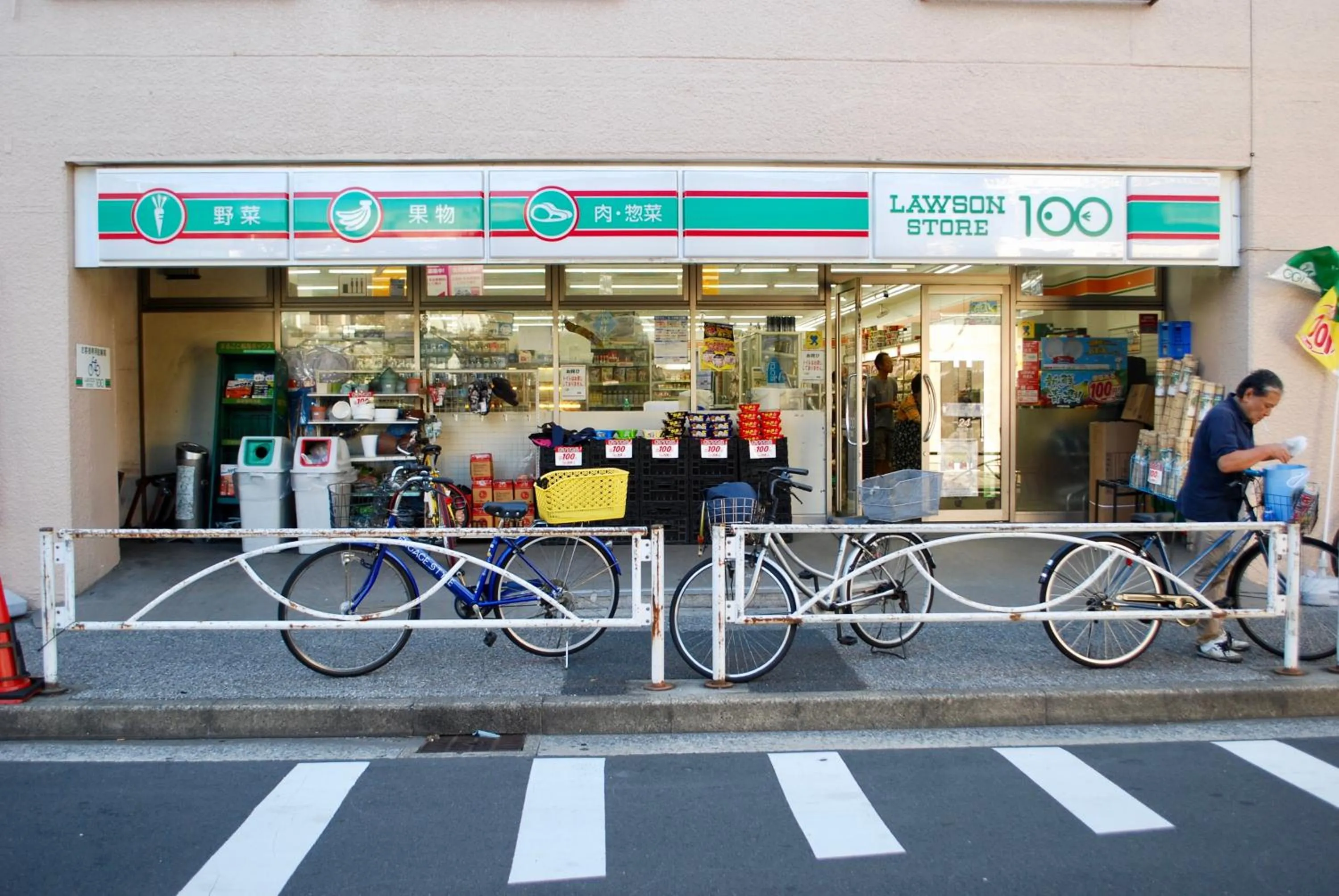 Supermarket/grocery shop in Nomad Hostel Classic