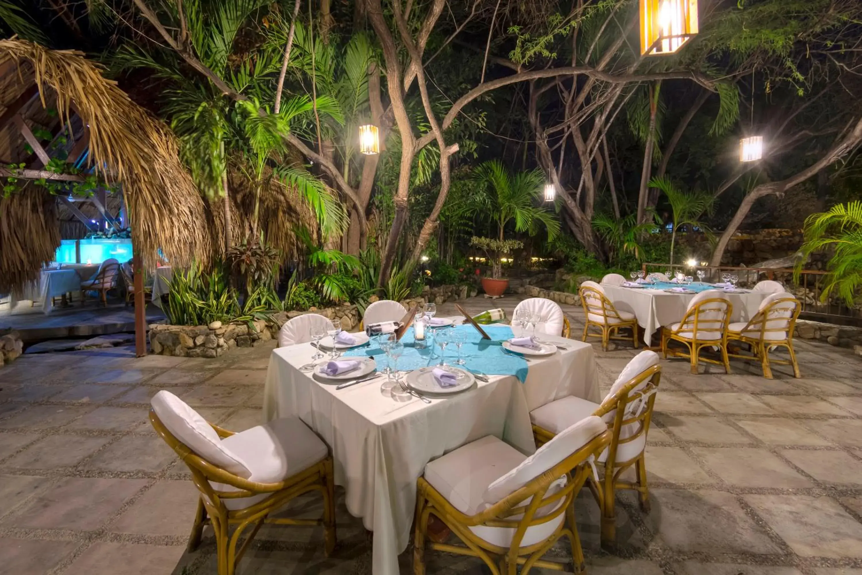 Restaurant/places to eat in Hotel Irotama Lago Restaurant/places to eat in Hotel Irotama Lago