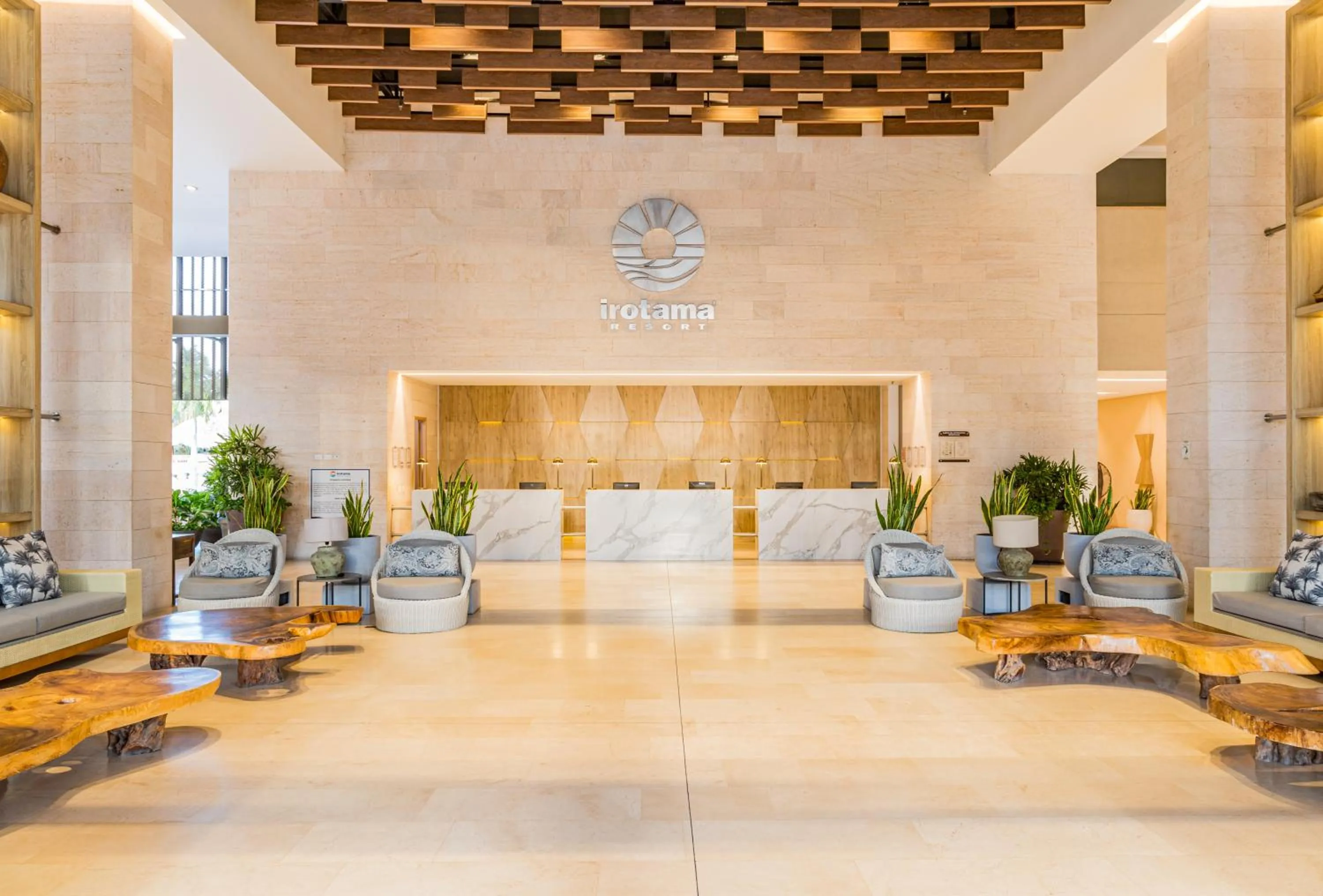 Living room in Hotel Irotama Lago