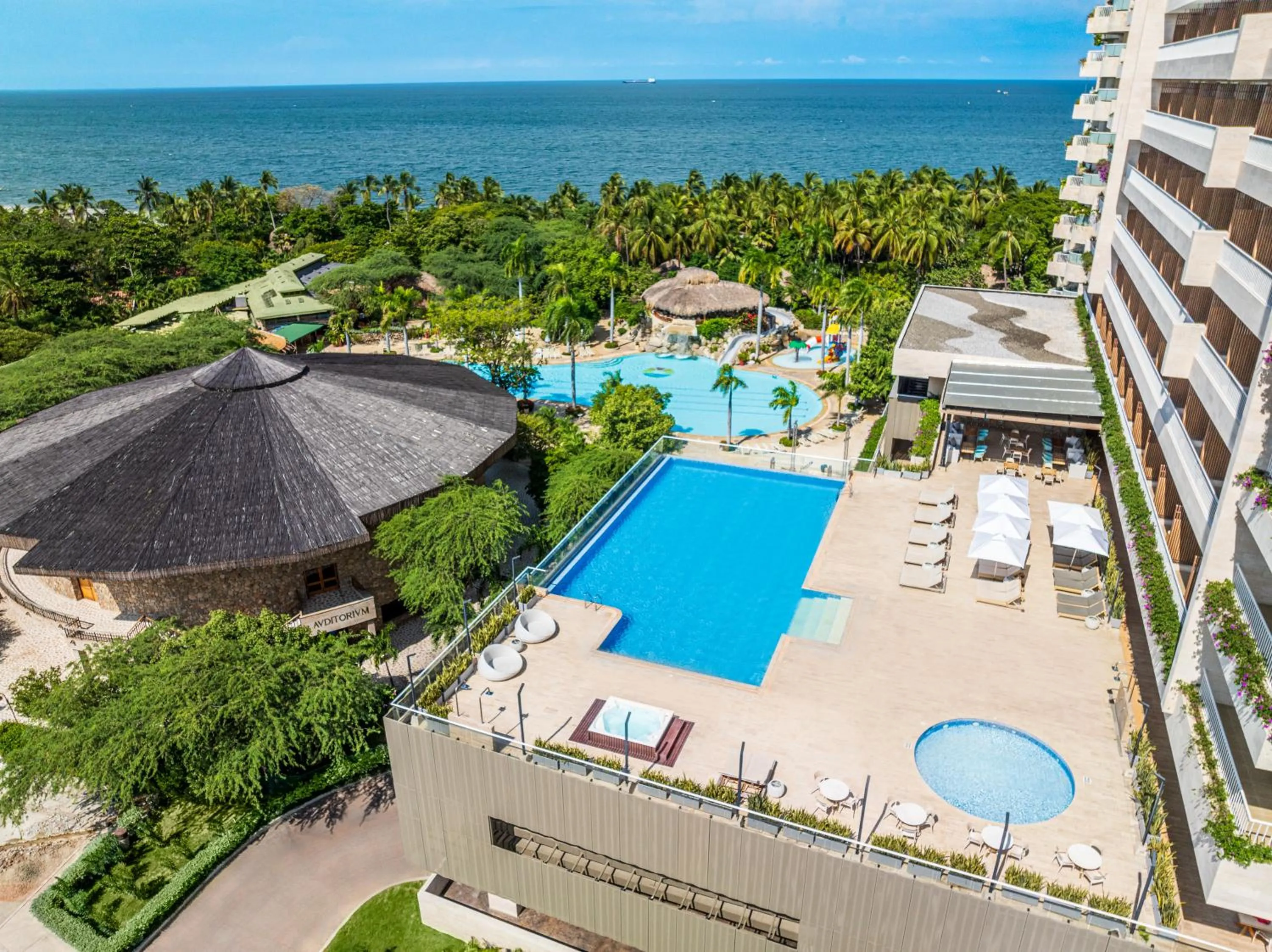 Pool view in Hotel Irotama Lago