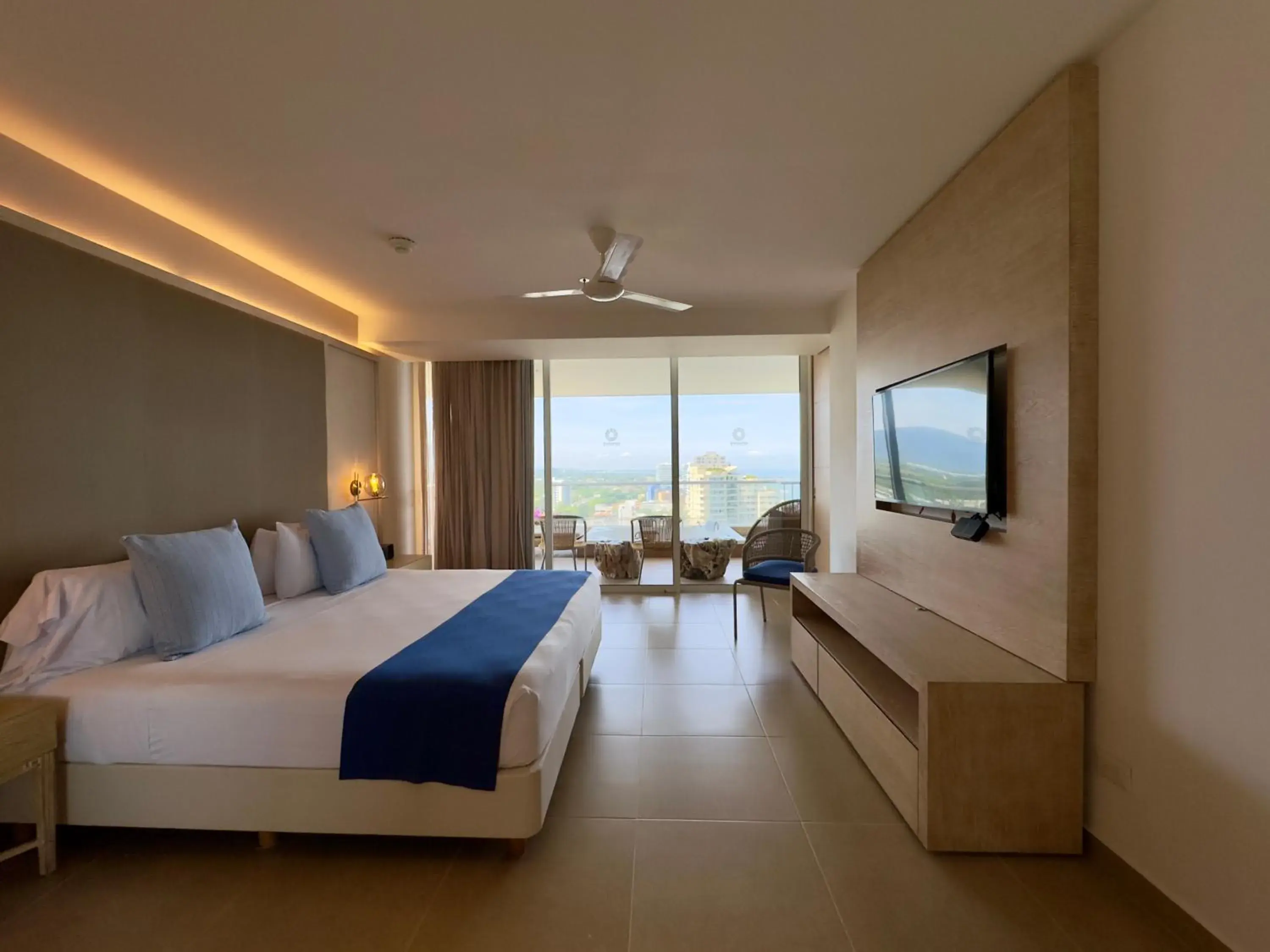 Bed in Hotel Irotama Lago Bed in Hotel Irotama Lago