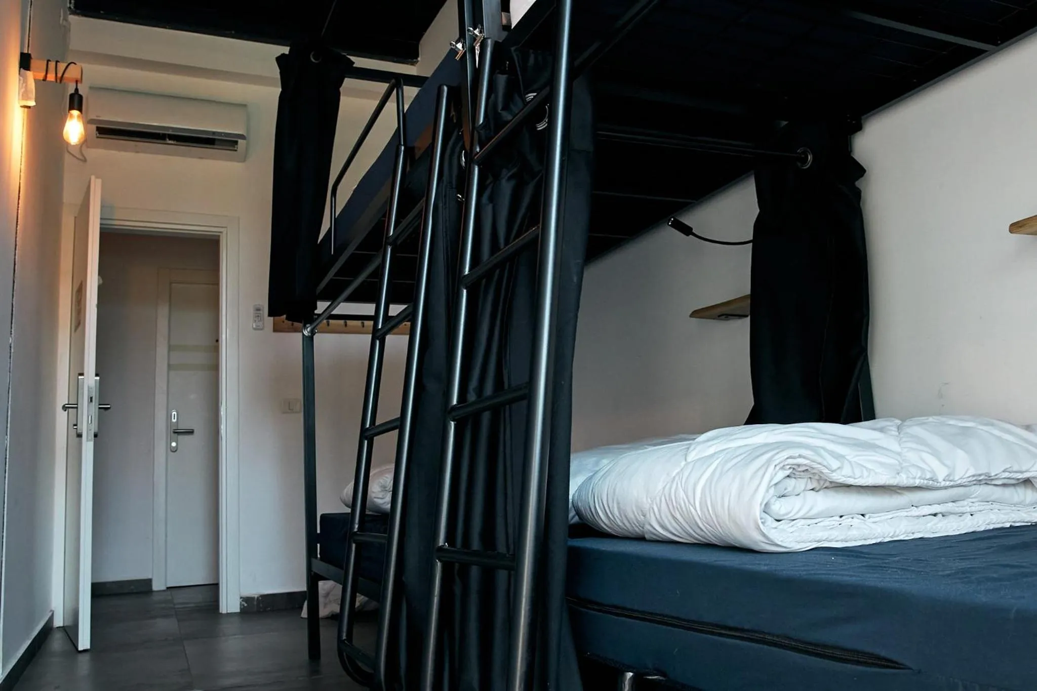 Bed in Jungle Jaffa Hostel Age 18 to 45