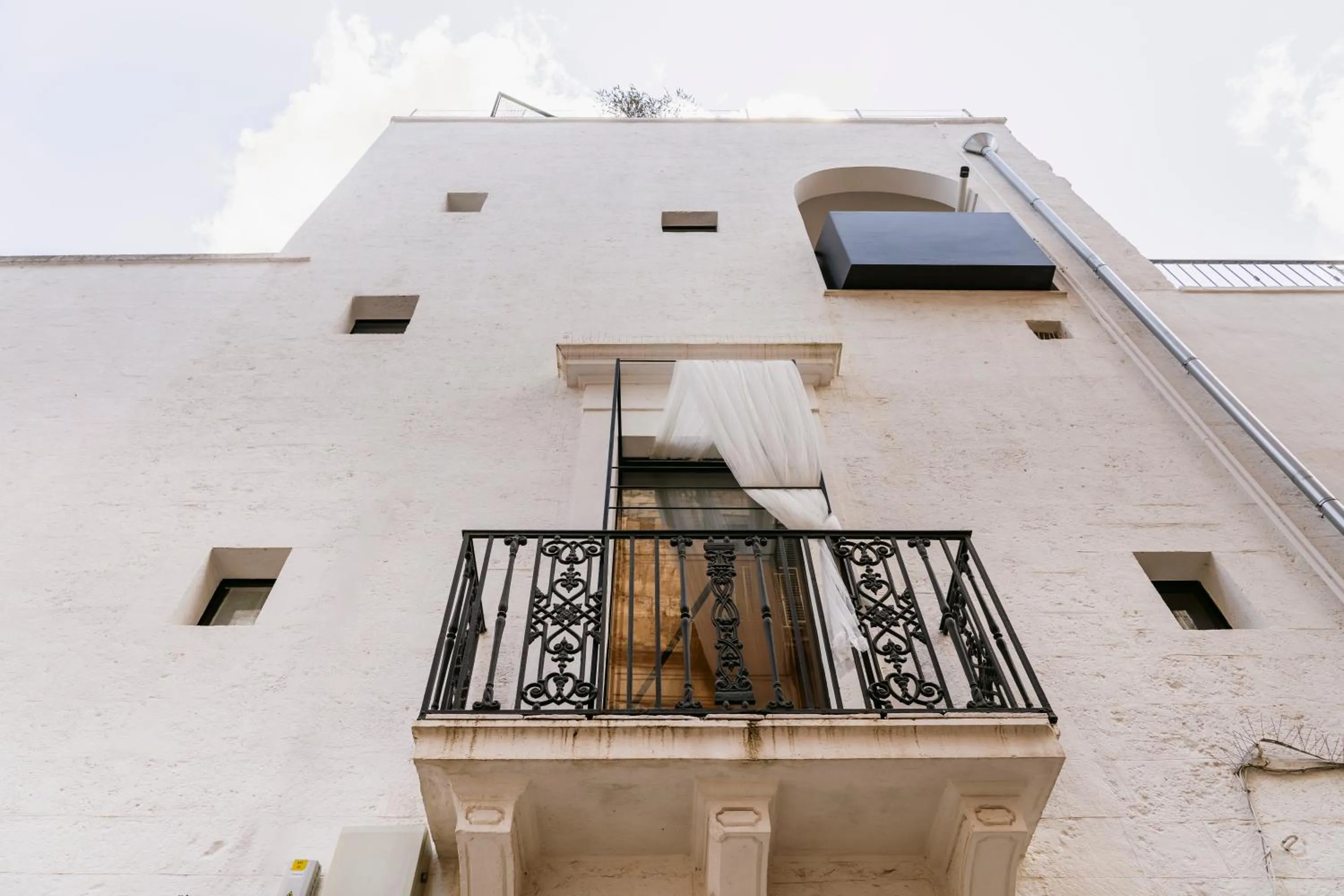 Property building in Palazzo Biancofiore, suites & rooftop Ostuni