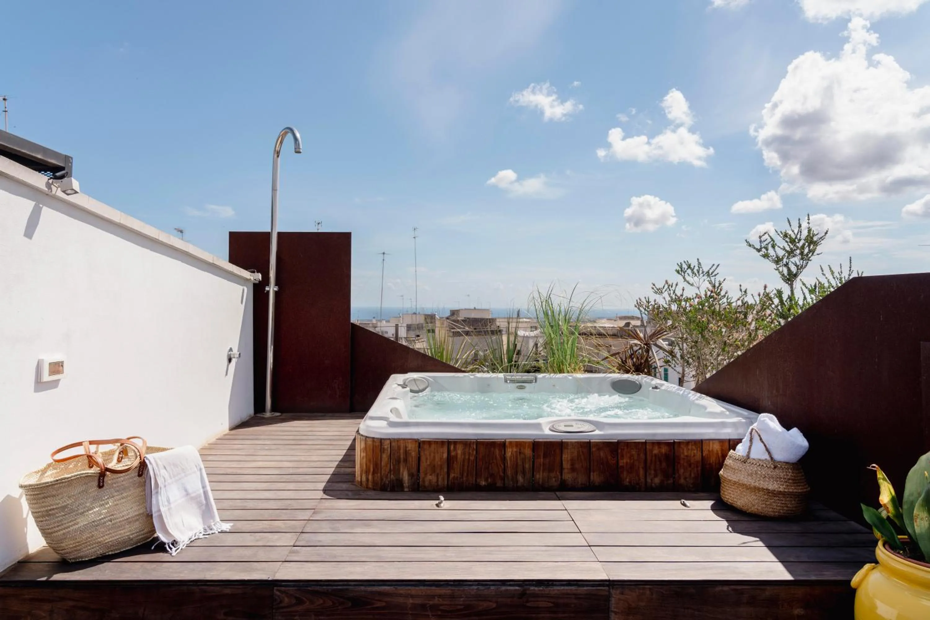 Patio in Palazzo Biancofiore, suites & rooftop Ostuni