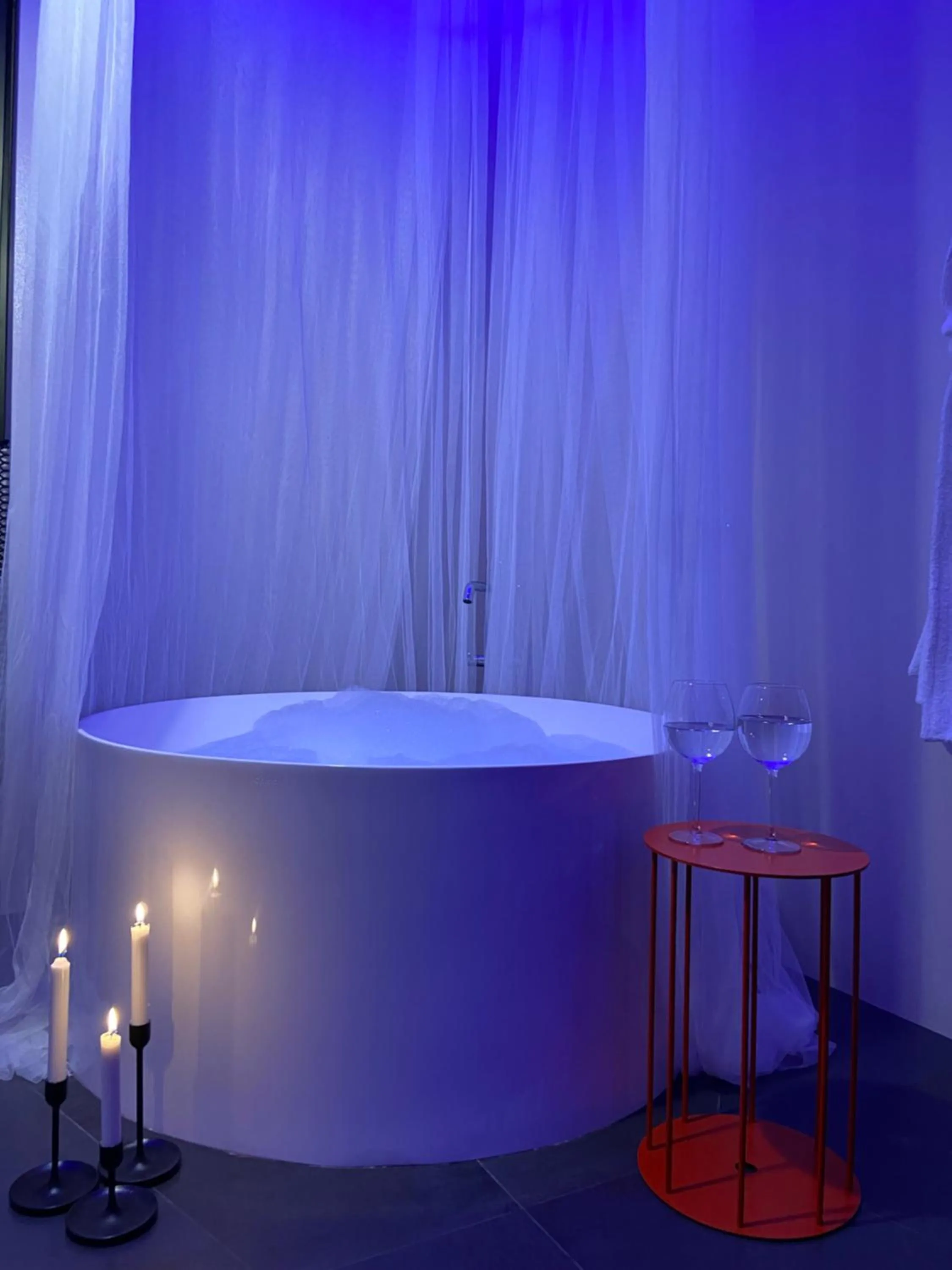 Bath in Palazzo Biancofiore, suites & rooftop Ostuni