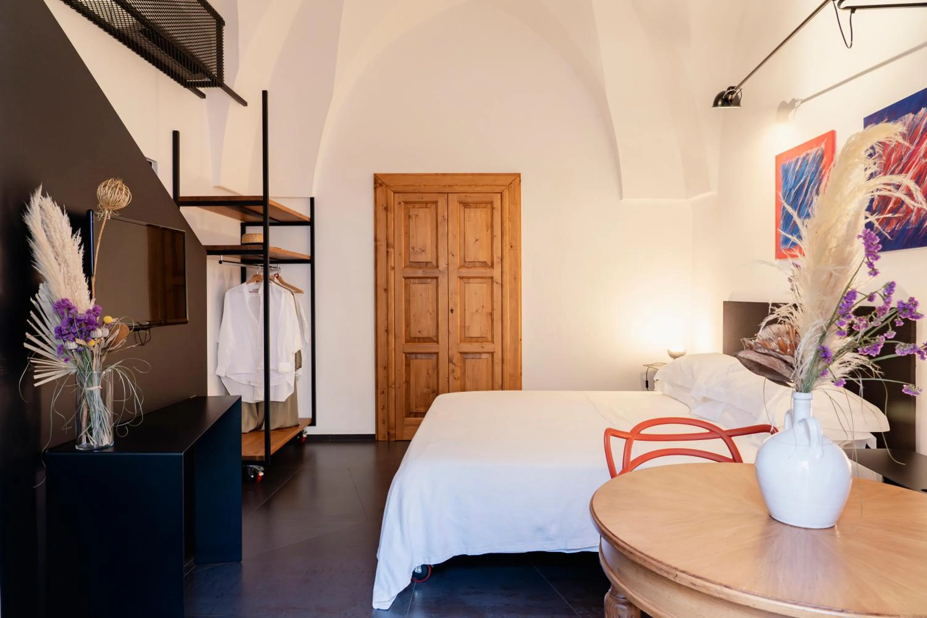 Photo of the whole room, Bed in Palazzo Biancofiore, suites & rooftop Ostuni
