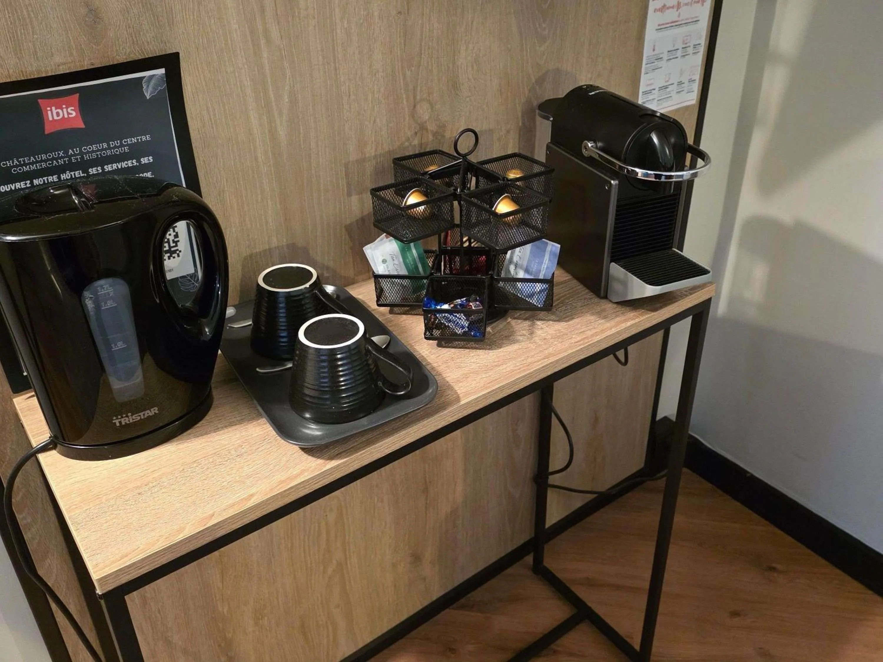 Bedroom in ibis Chateauroux