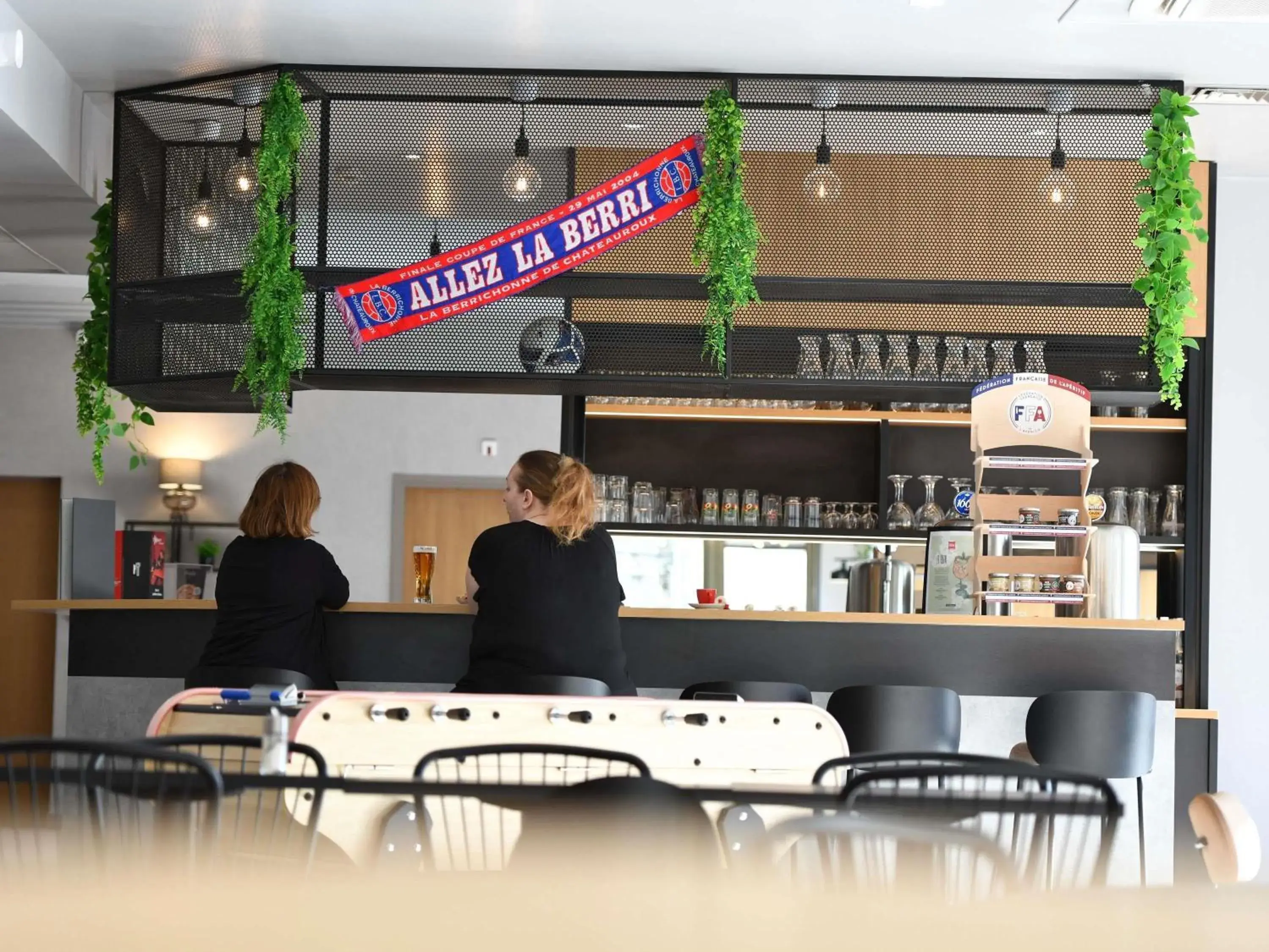 Lounge or bar in ibis Chateauroux Lounge or bar in ibis Chateauroux